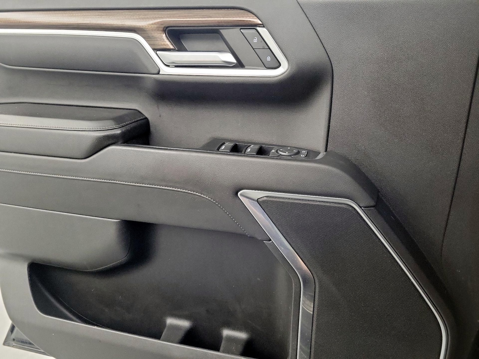 2023 Chevrolet Silverado 1500 LT - Photo 13