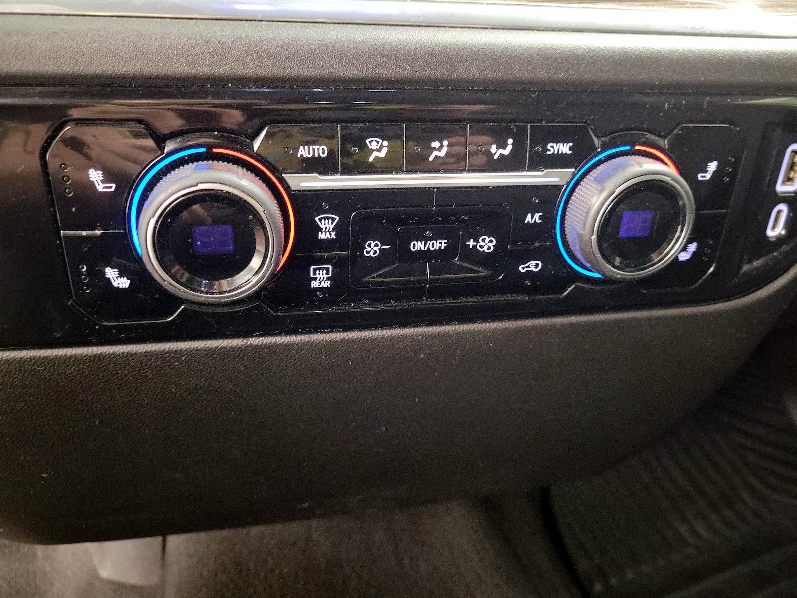 2023 Chevrolet Silverado 1500 LT - Photo 17