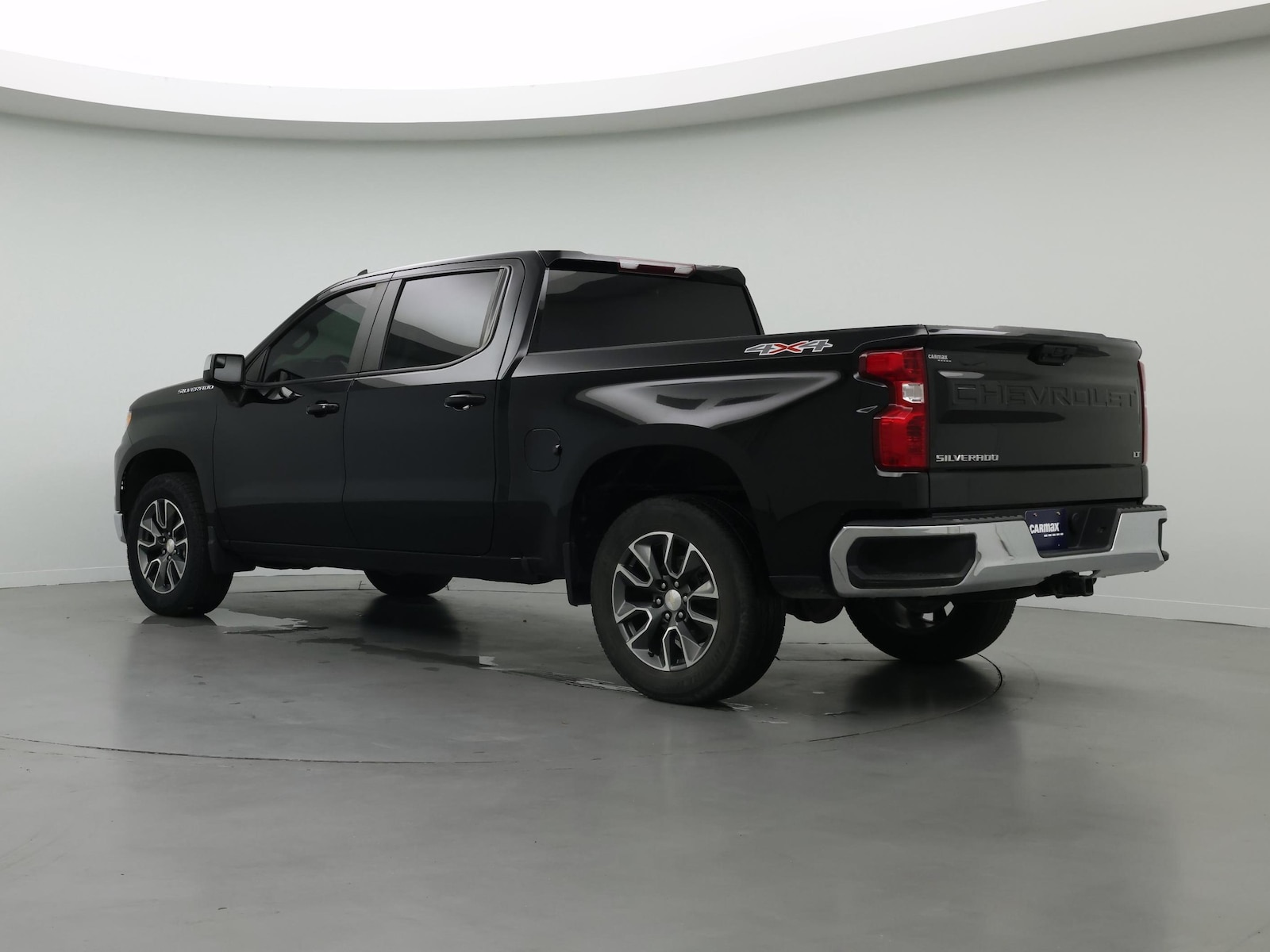 2023 Chevrolet Silverado 1500 LT - Photo 3
