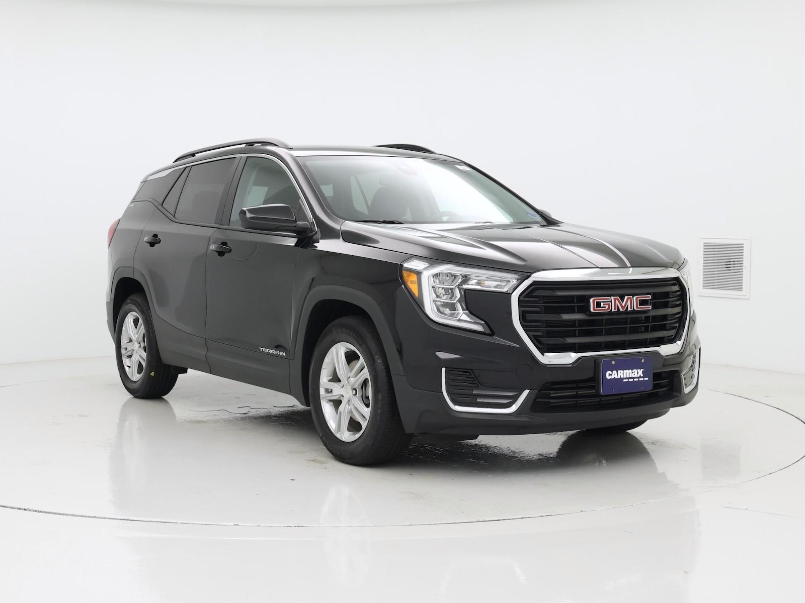 2023 GMC Terrain SLE - Photo 2