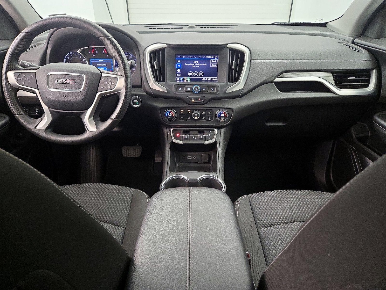 2023 GMC Terrain SLE - Photo 10