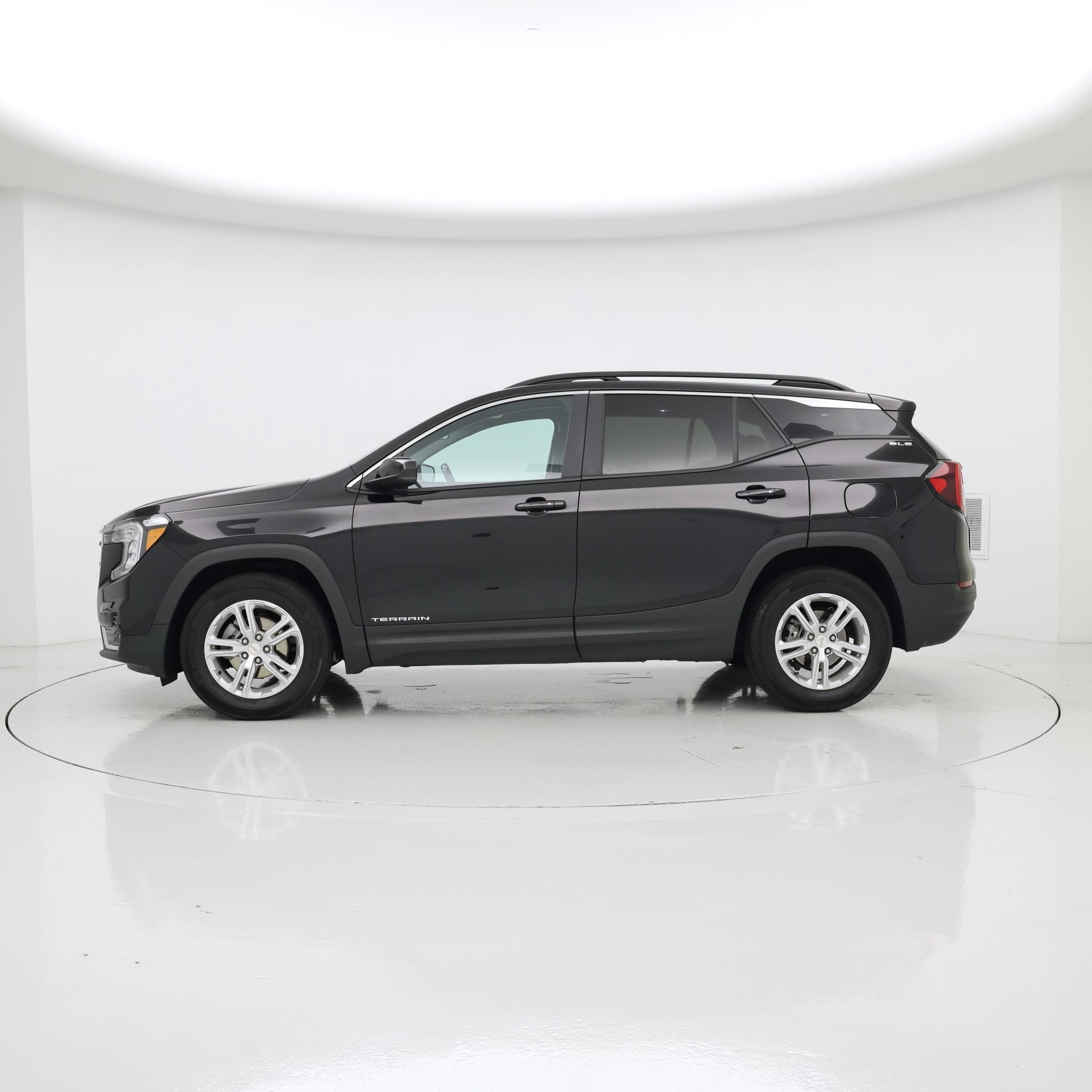 Thumbnail: 2023 GMC Terrain - 3