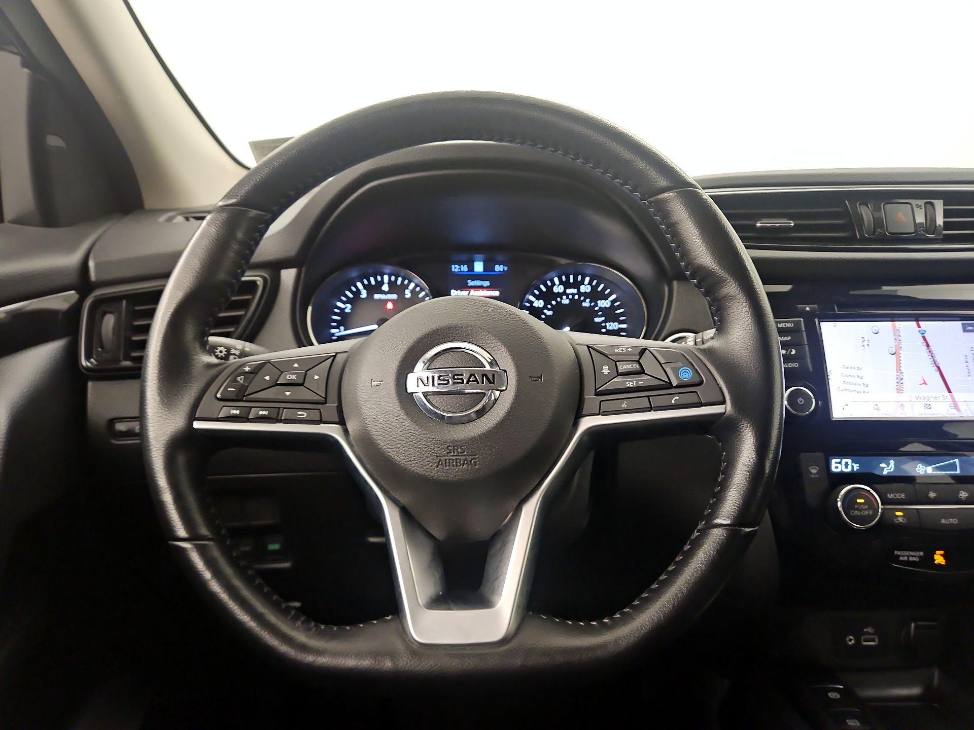 Thumbnail: 2022 Nissan Rogue Sport - 10