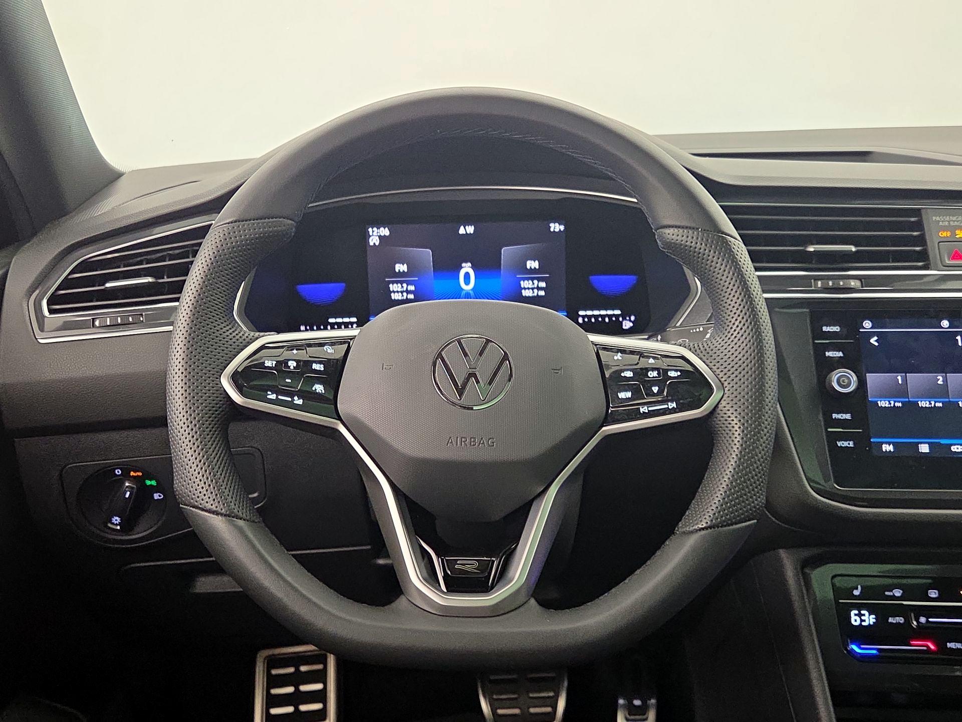 Thumbnail: 2022 Volkswagen Tiguan - 10