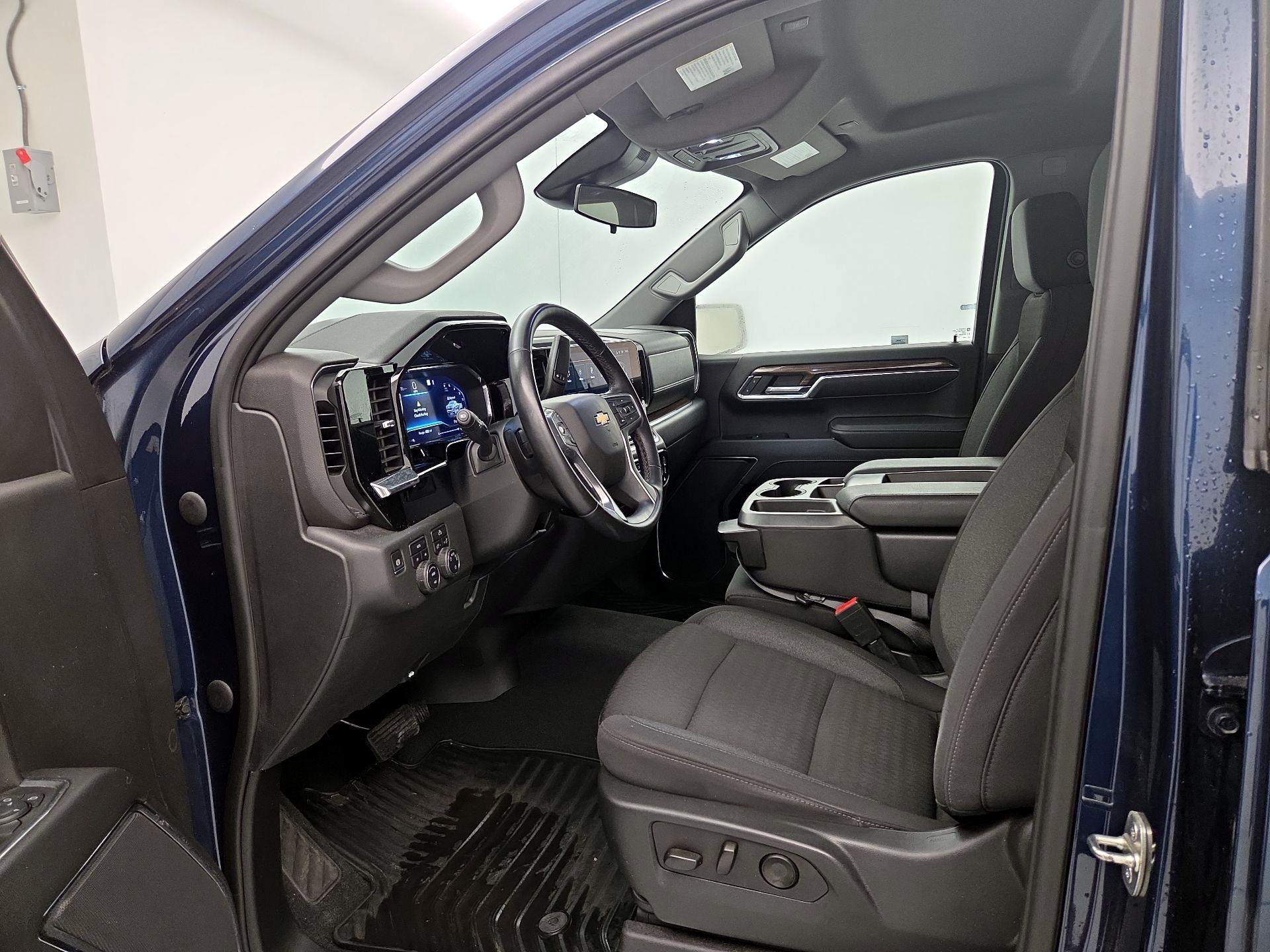 Thumbnail: 2023 Chevrolet Silverado 1500 - 11