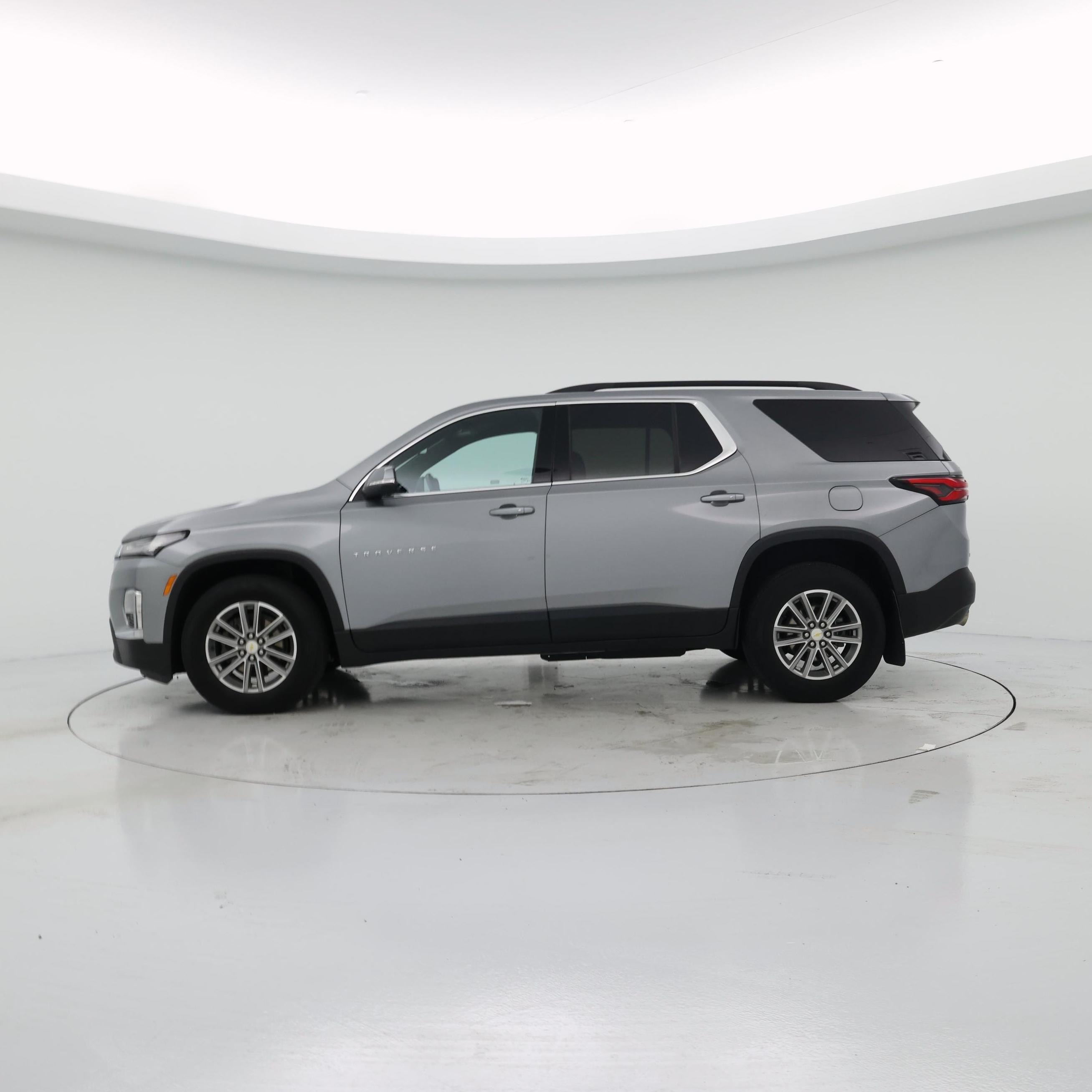 Thumbnail: 2023 Chevrolet Traverse - 3