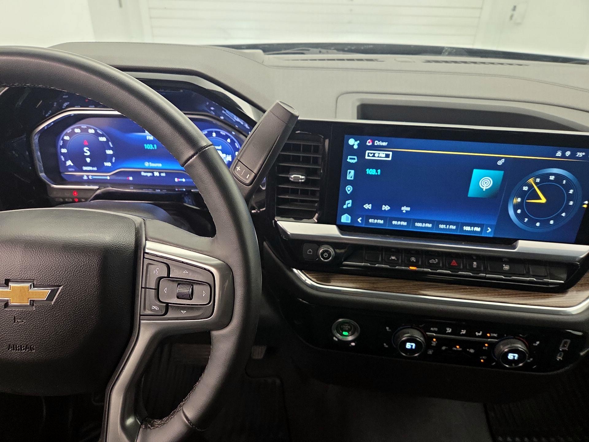 Thumbnail: 2023 Chevrolet Silverado 1500 - 17