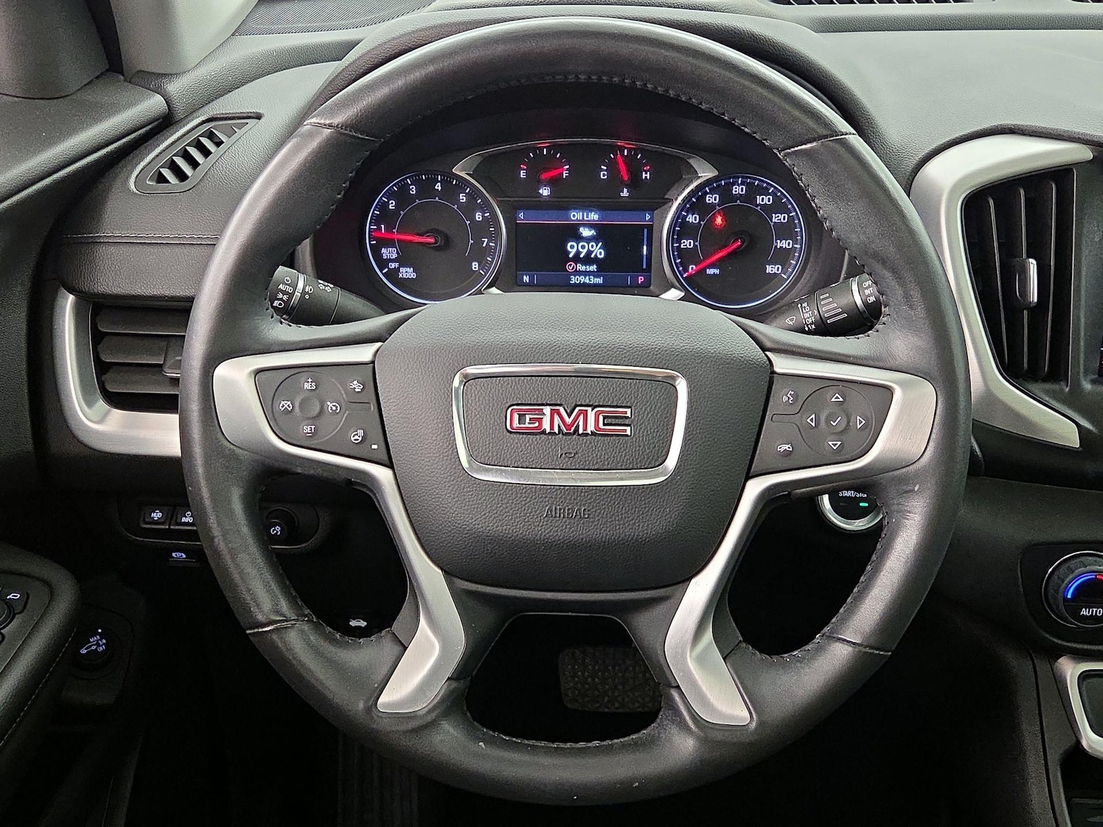 2022 GMC Terrain SLT - Photo 11