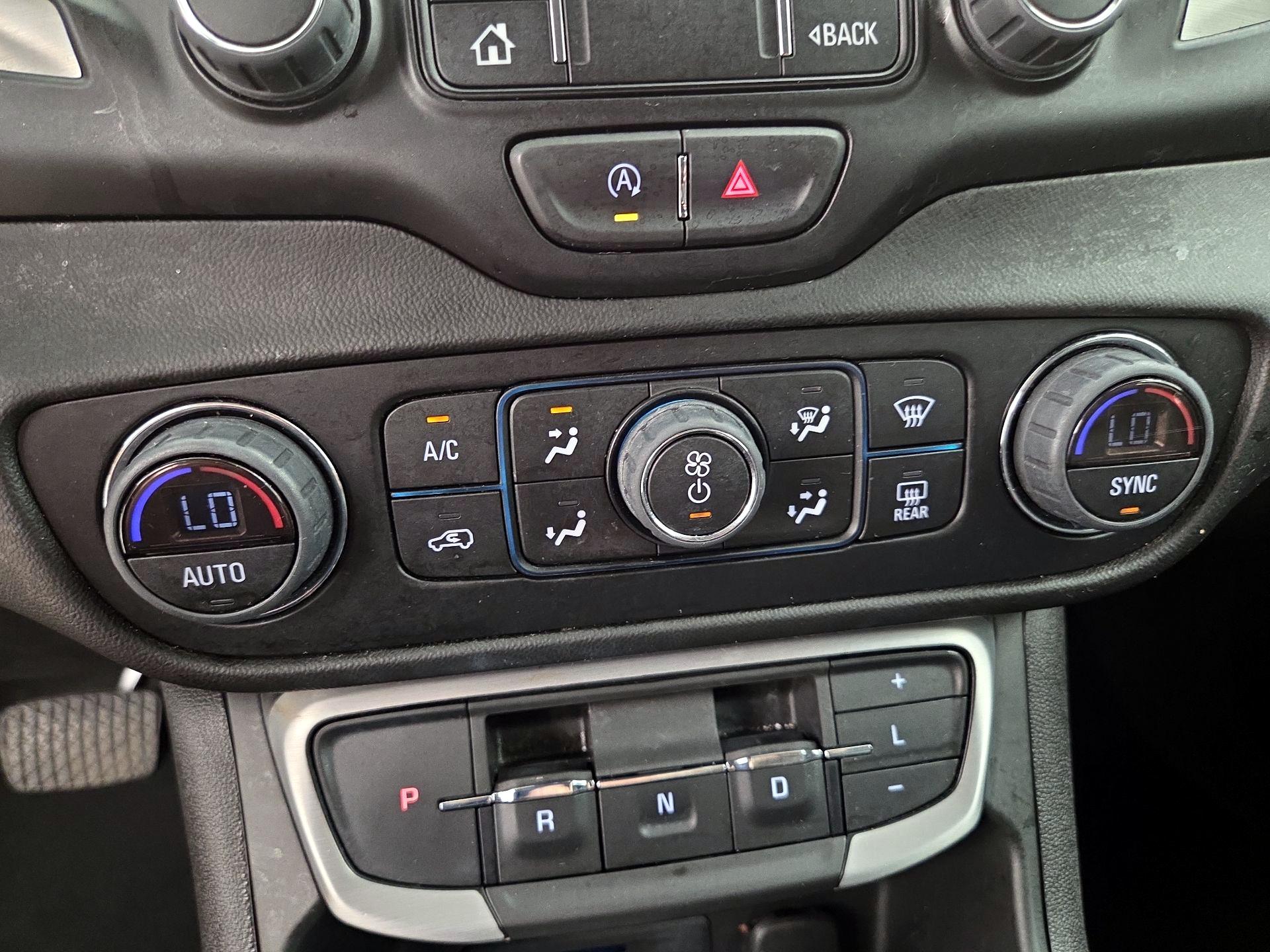 Thumbnail: 2022 GMC Terrain - 16