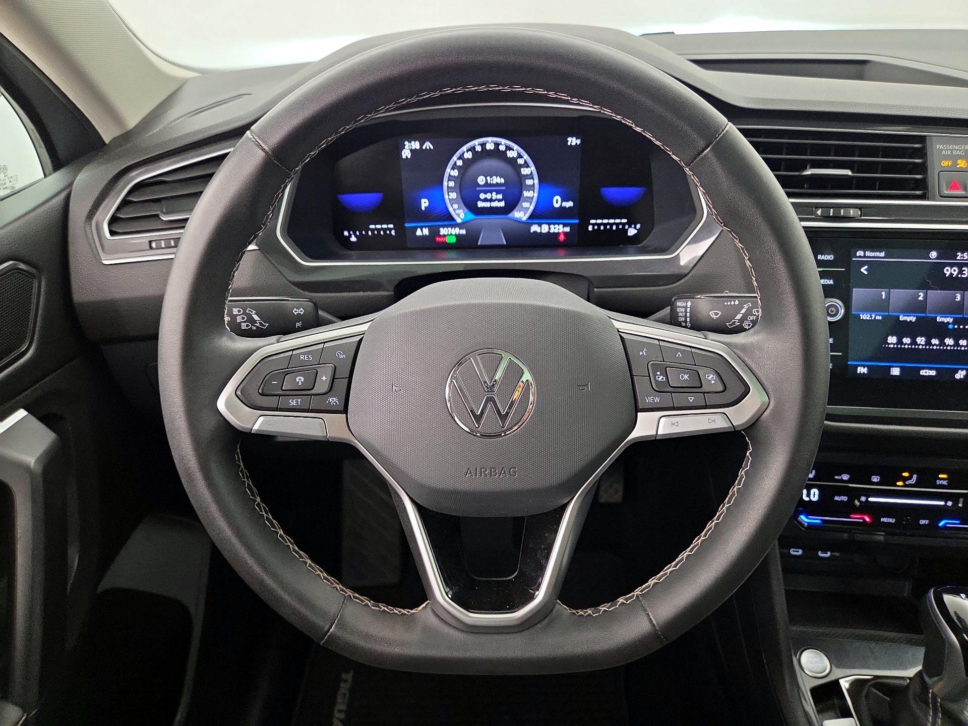 Thumbnail: 2023 Volkswagen Tiguan - 10
