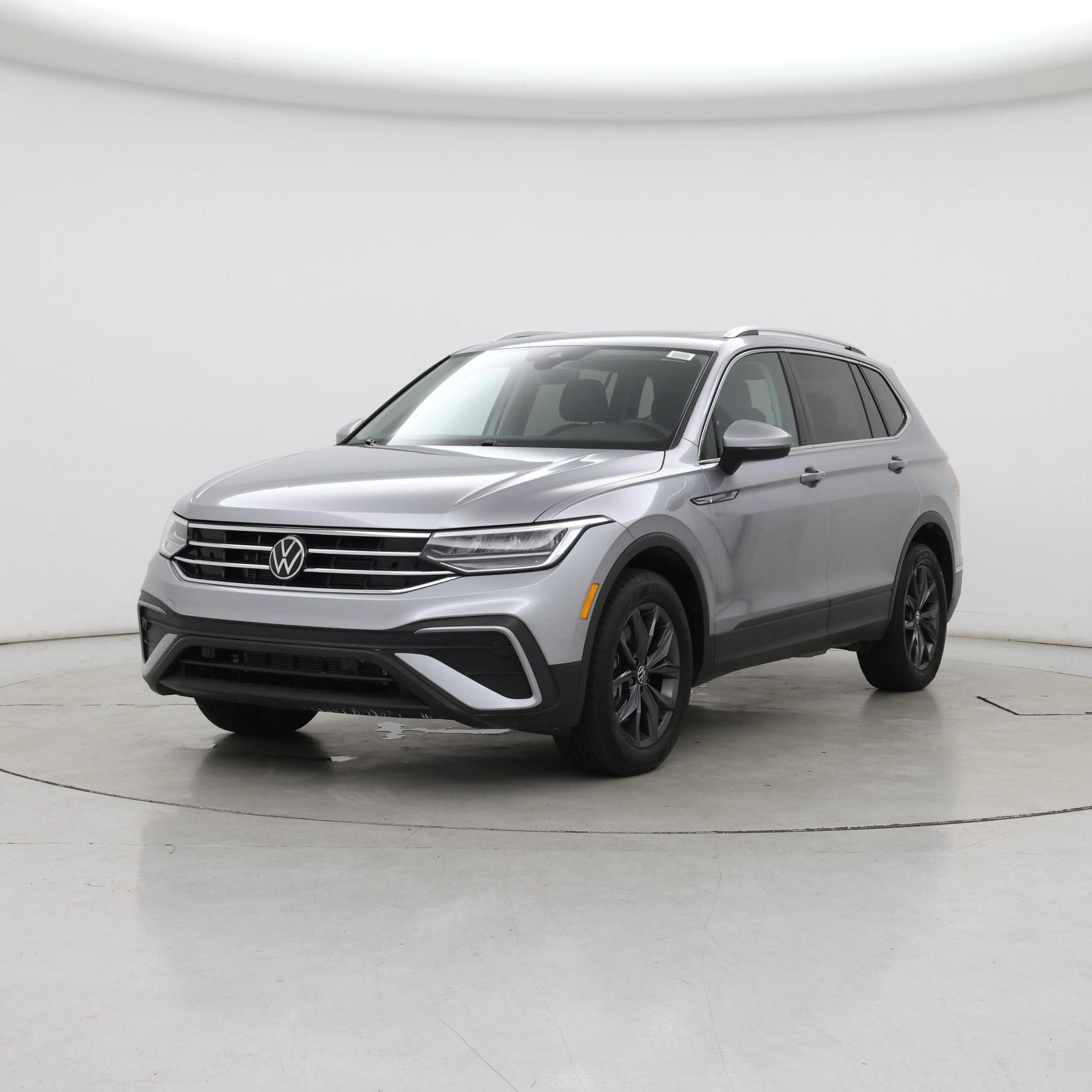 Thumbnail: 2023 Volkswagen Tiguan - 4