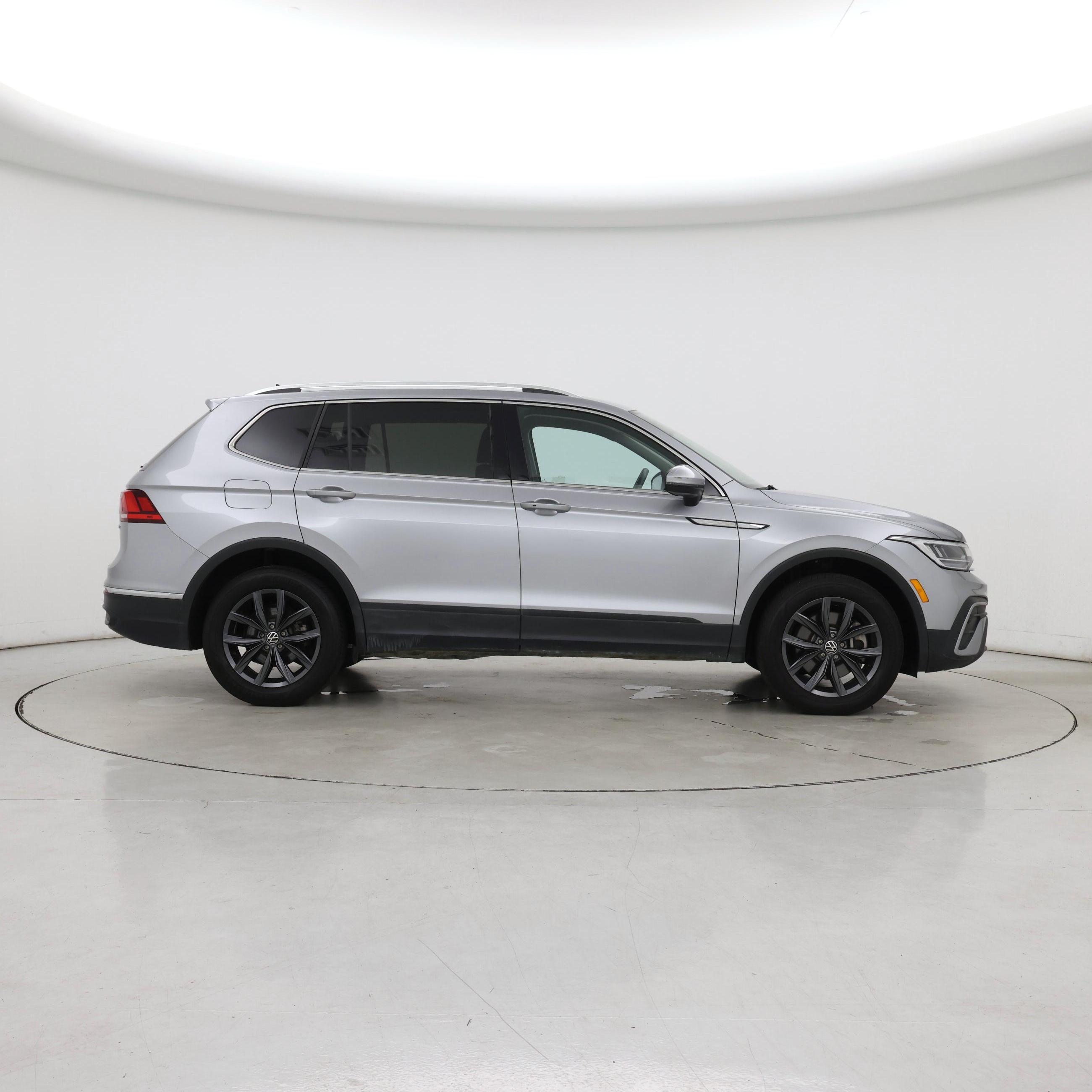 Thumbnail: 2023 Volkswagen Tiguan - 7