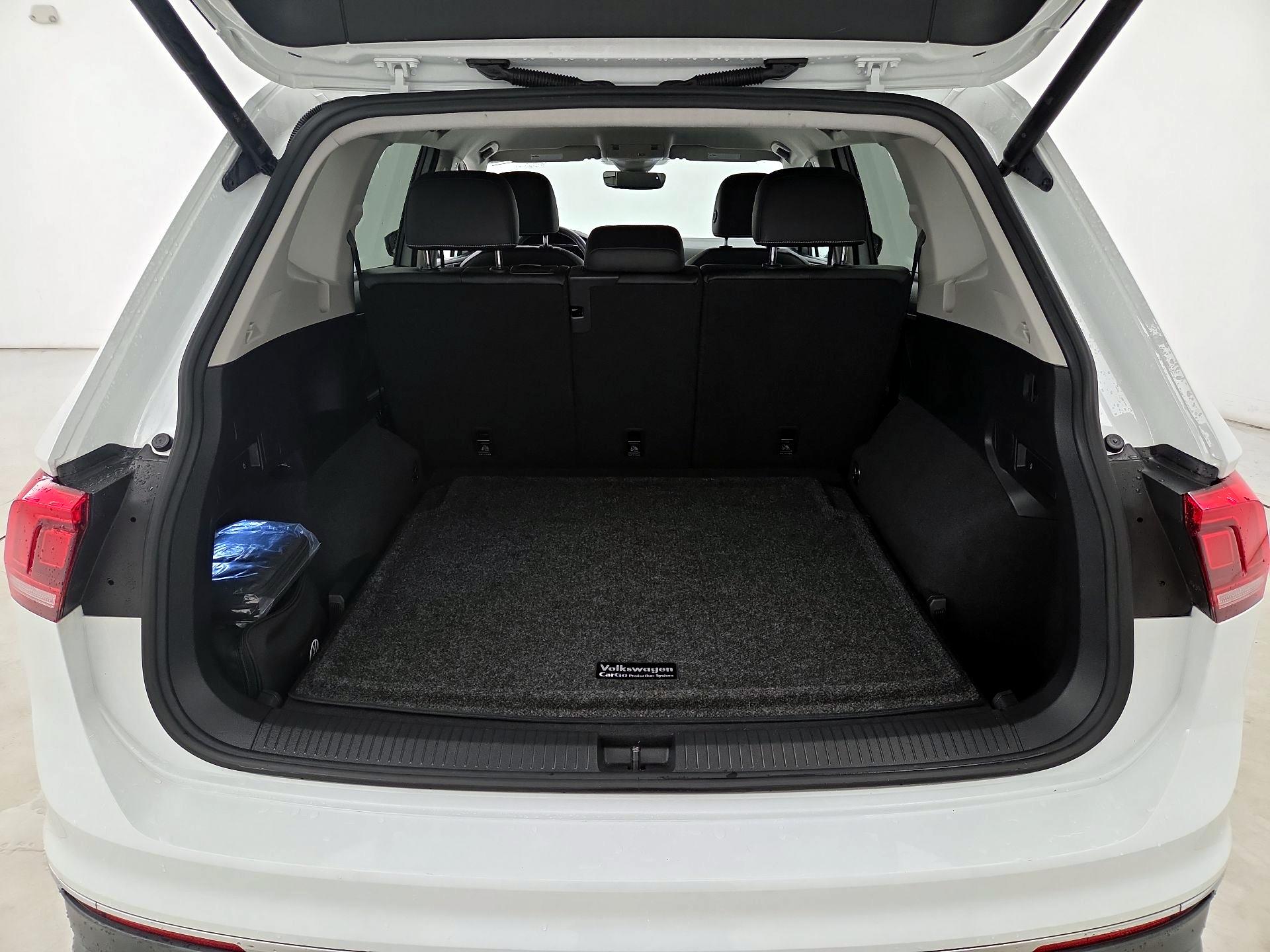 Thumbnail: 2022 Volkswagen Tiguan - 20