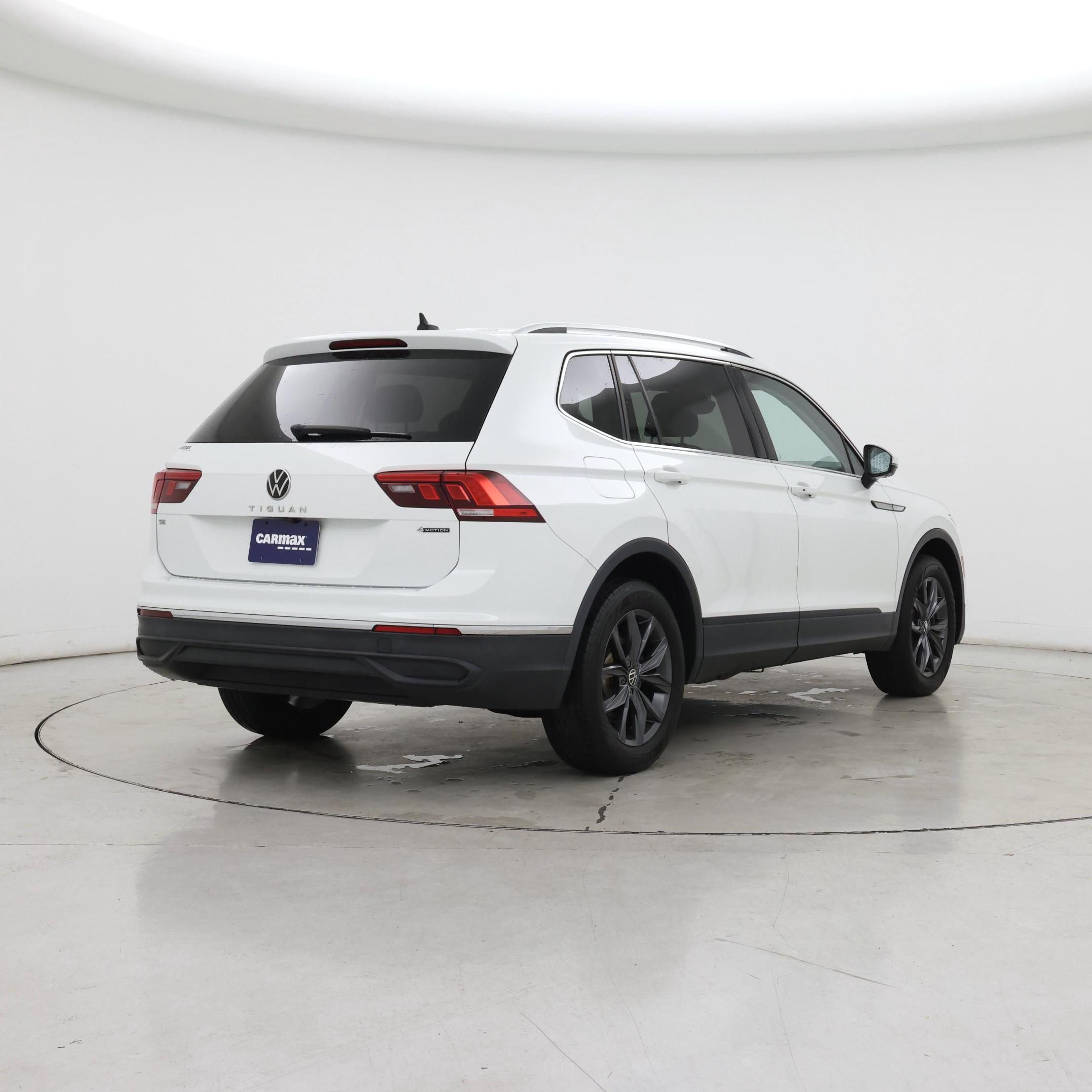 Thumbnail: 2022 Volkswagen Tiguan - 8