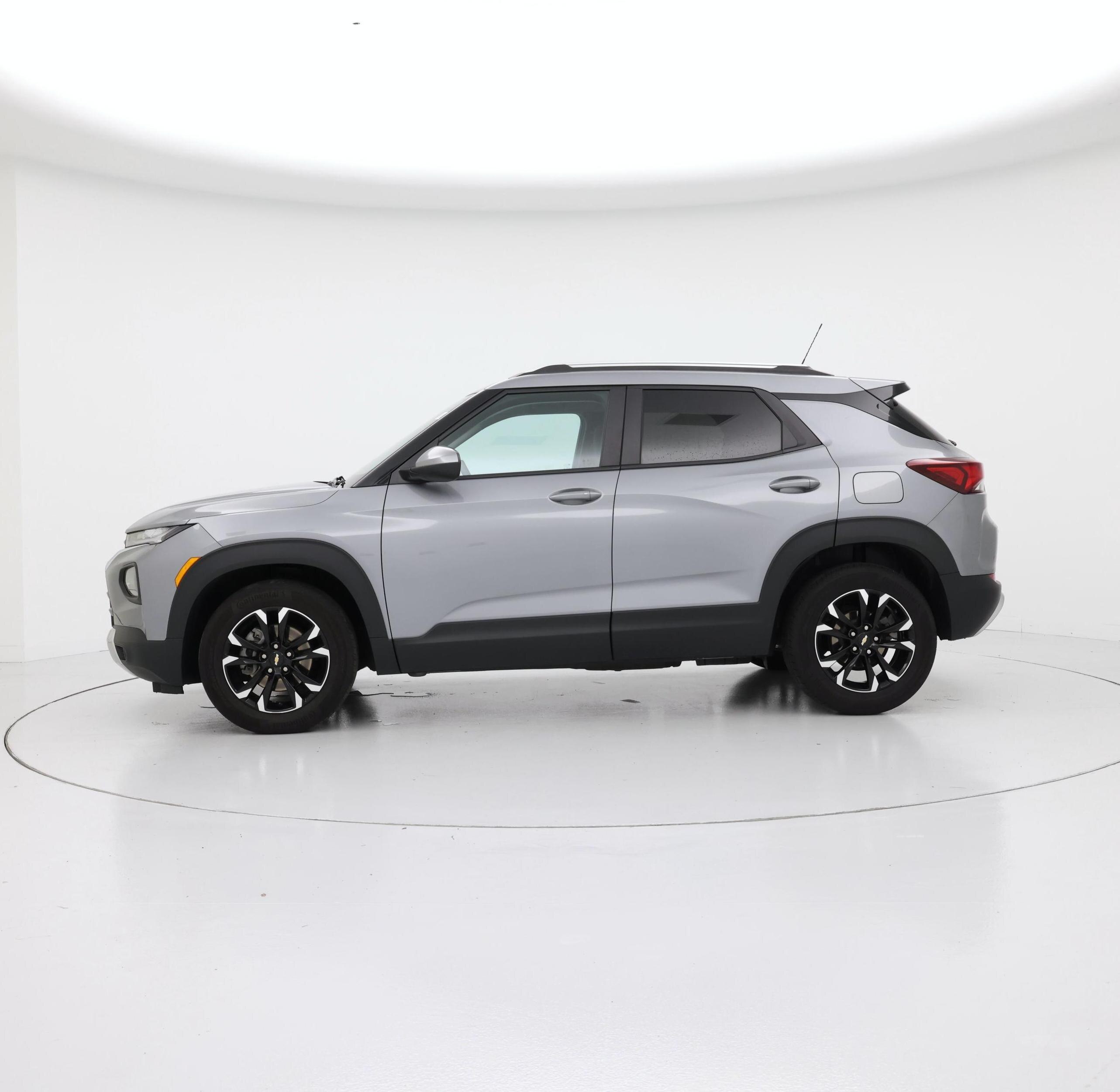 Thumbnail: 2023 Chevrolet TrailBlazer - 3