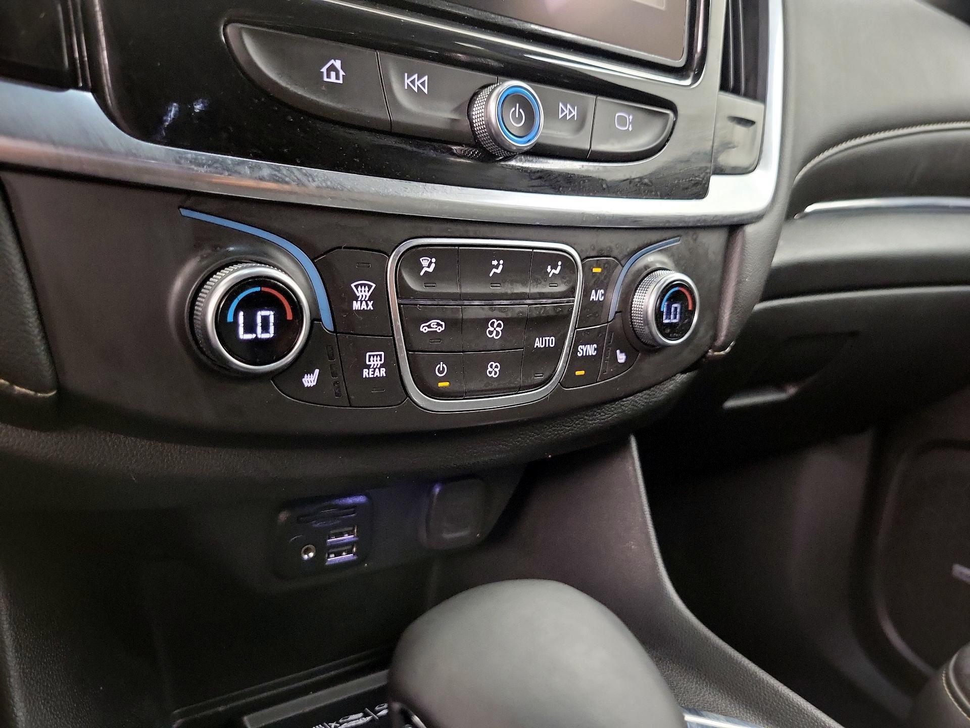 Thumbnail: 2023 Chevrolet Traverse - 17
