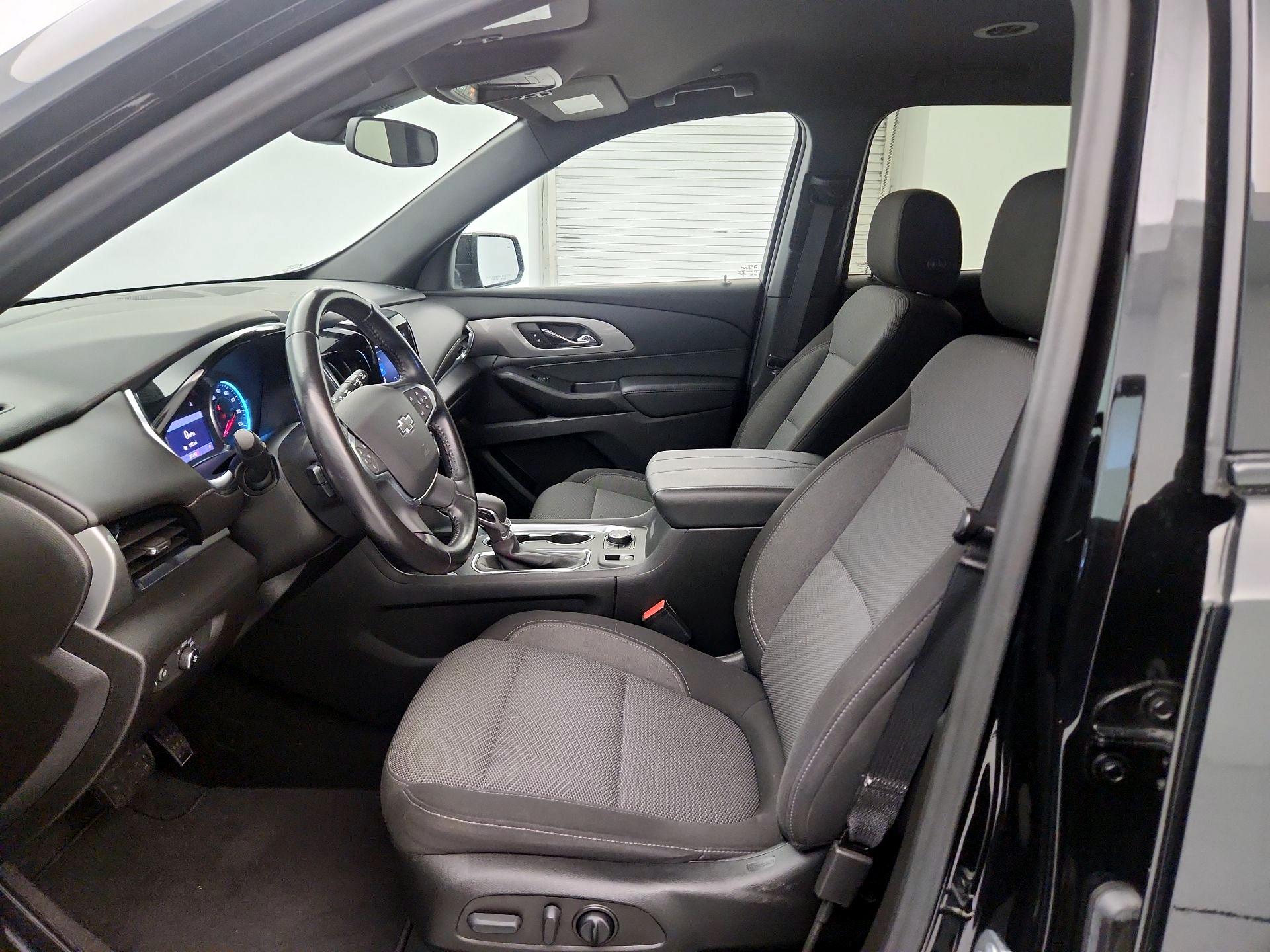 Thumbnail: 2022 Chevrolet Traverse - 11