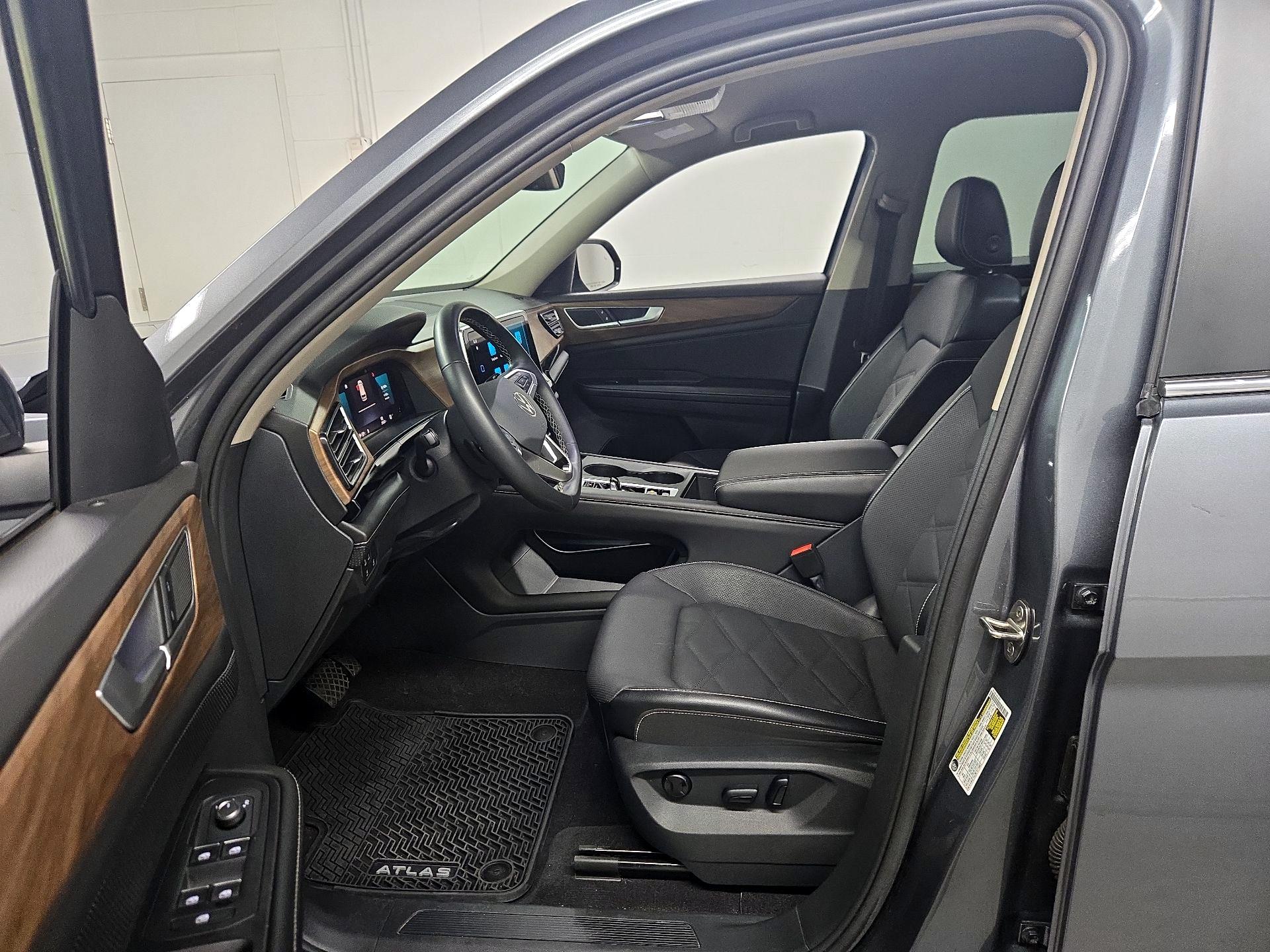 Thumbnail: 2024 Volkswagen Atlas - 11