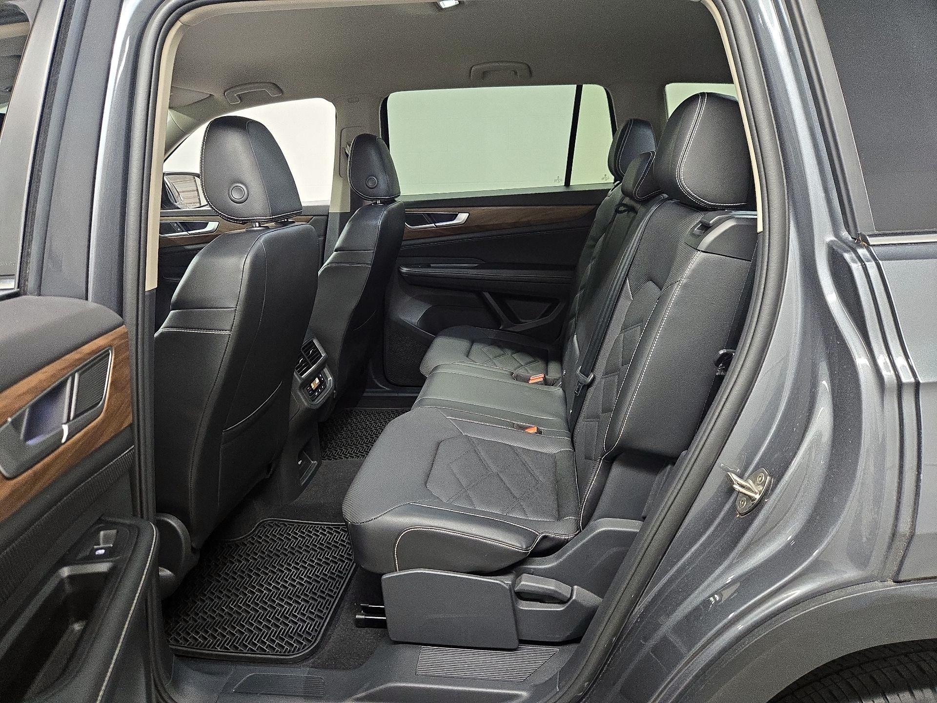 Thumbnail: 2024 Volkswagen Atlas - 19