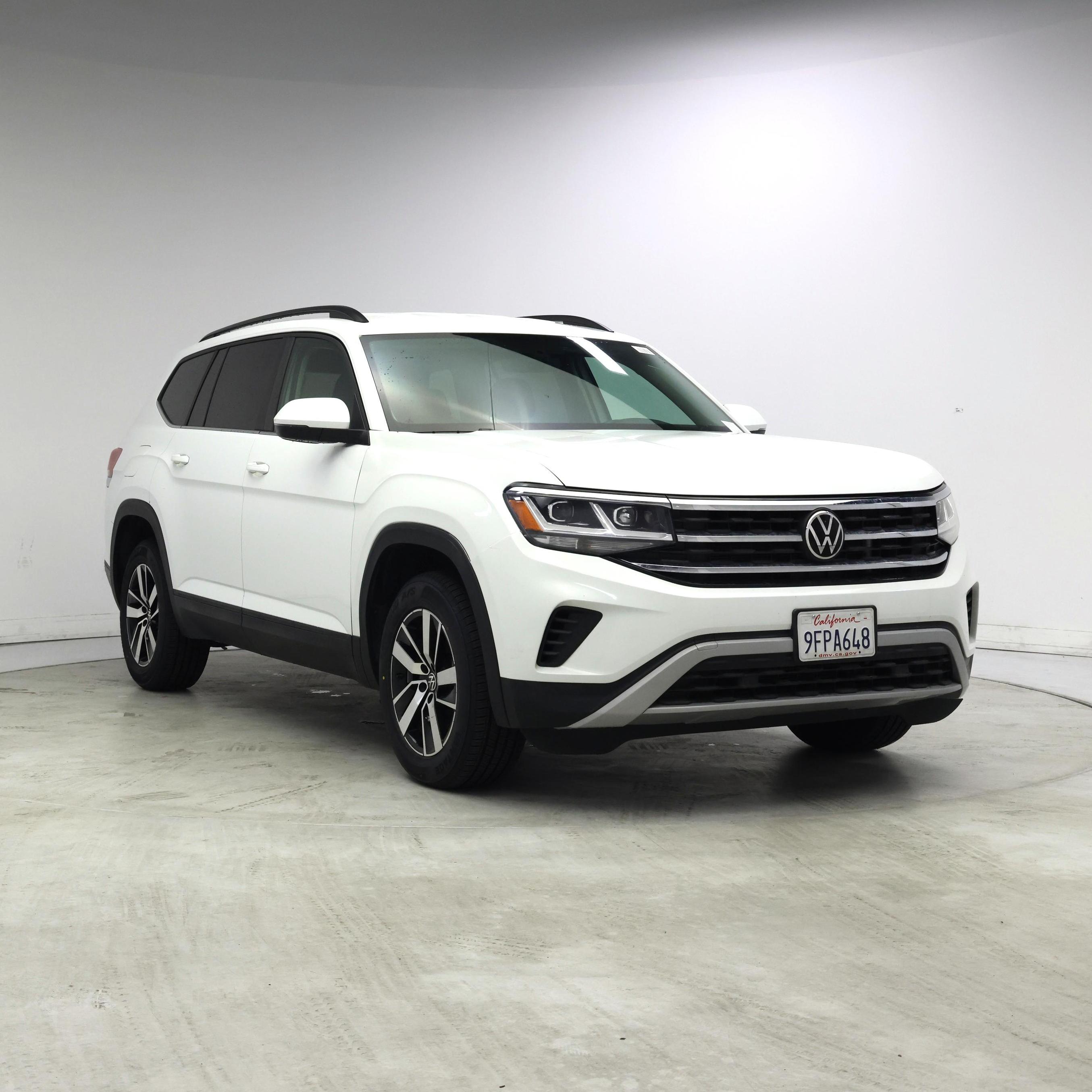 White 2023 Volkswagen Atlas 2.0T SE FWD SUV / Crossover Front-Wheel Drive Automatic