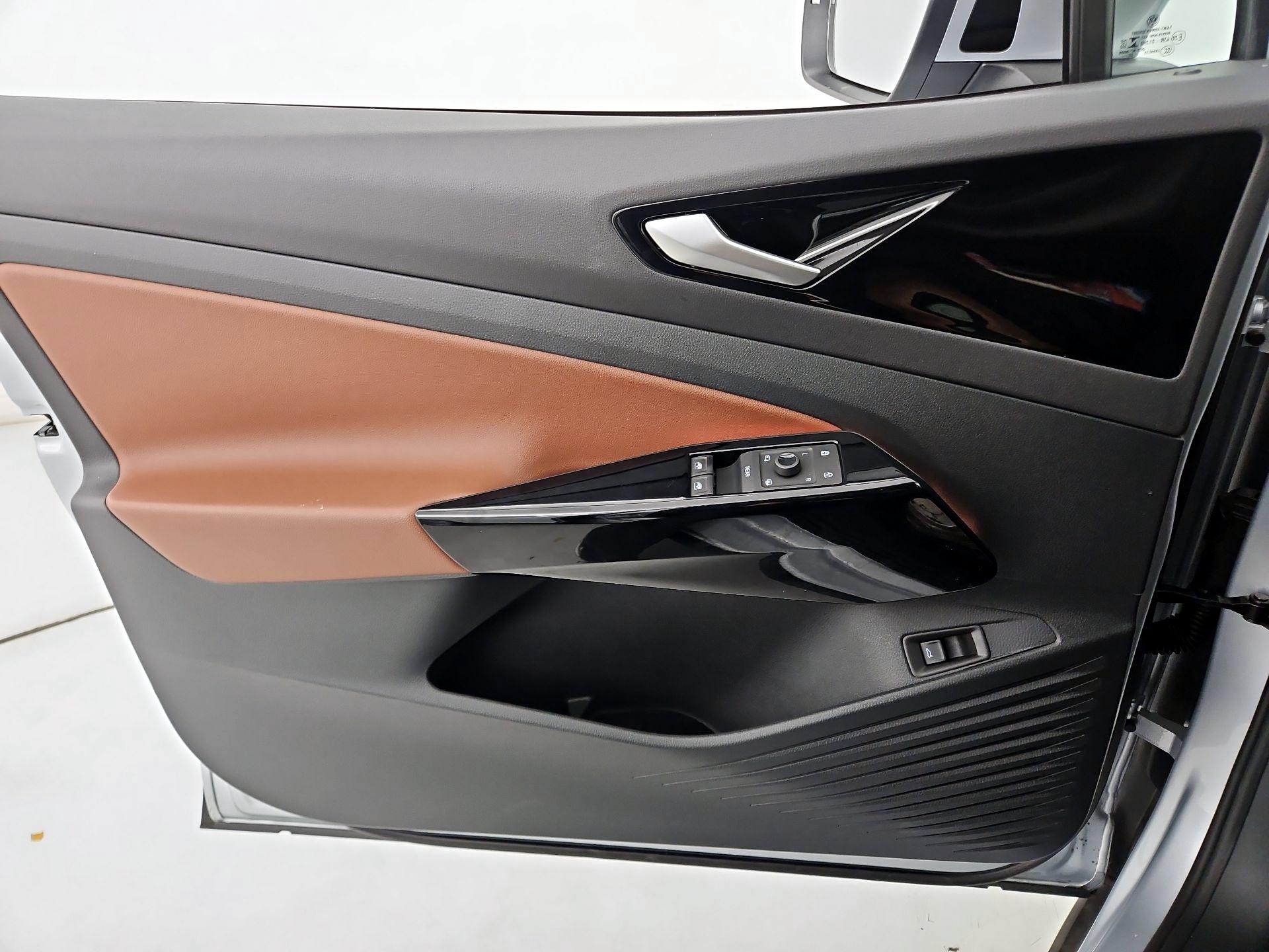 Thumbnail: 2022 Volkswagen ID.4 - 12