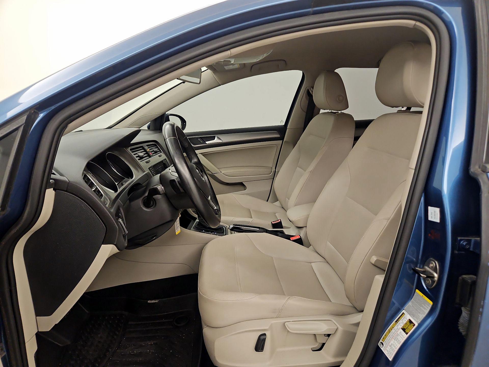 Thumbnail: 2015 Volkswagen Golf - 11
