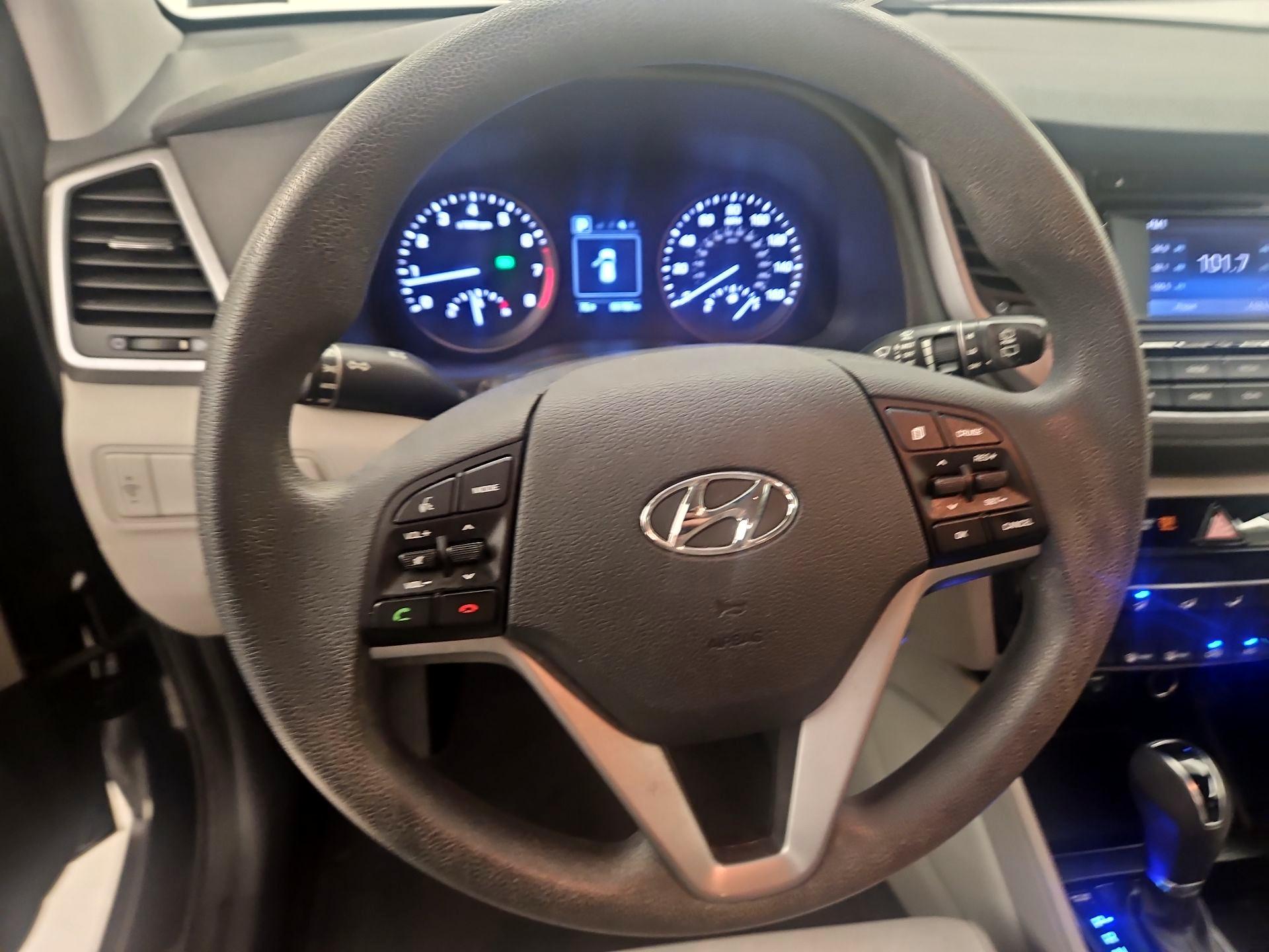 Thumbnail: 2016 Hyundai Tucson - 10