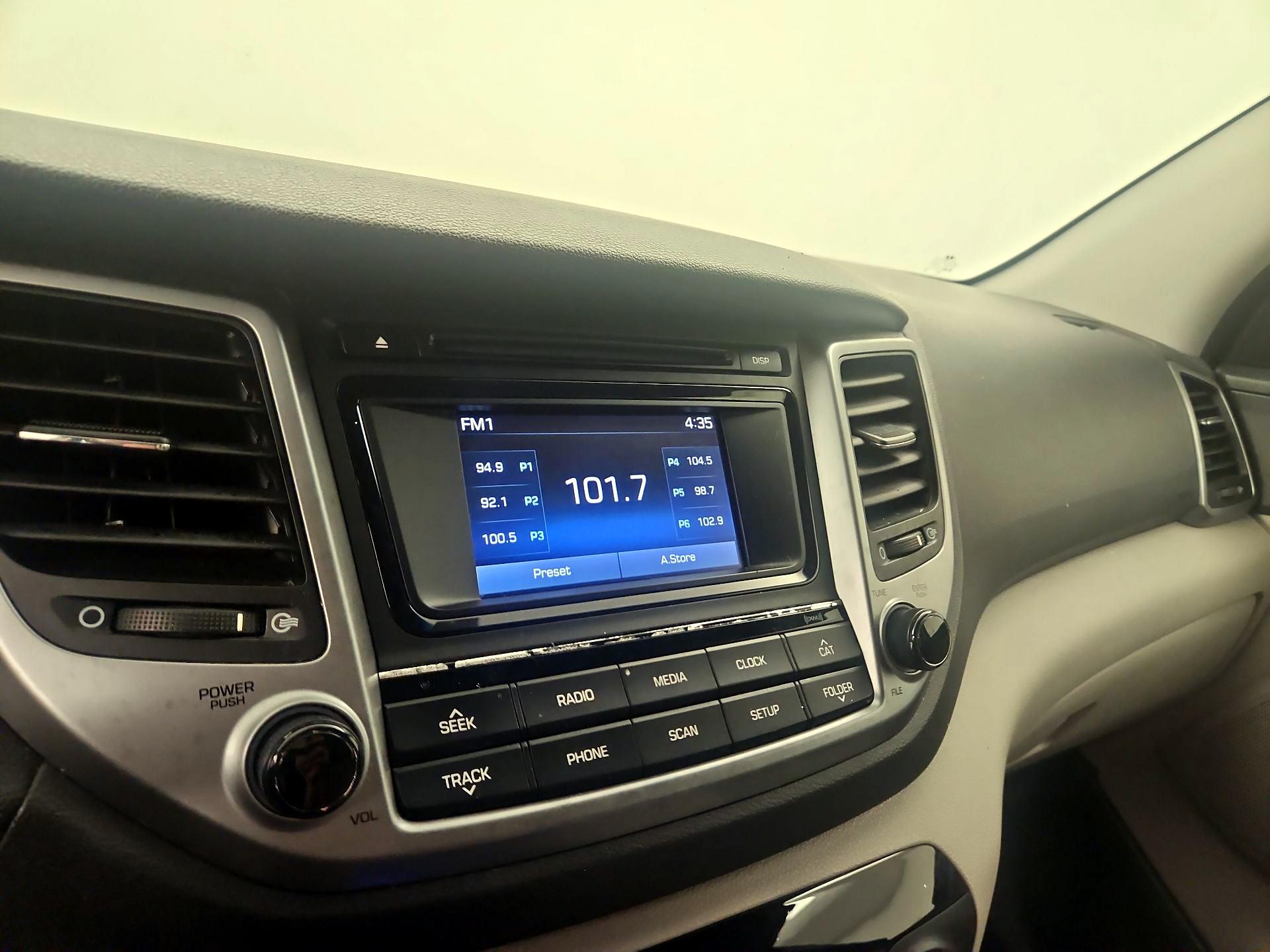 Thumbnail: 2016 Hyundai Tucson - 15