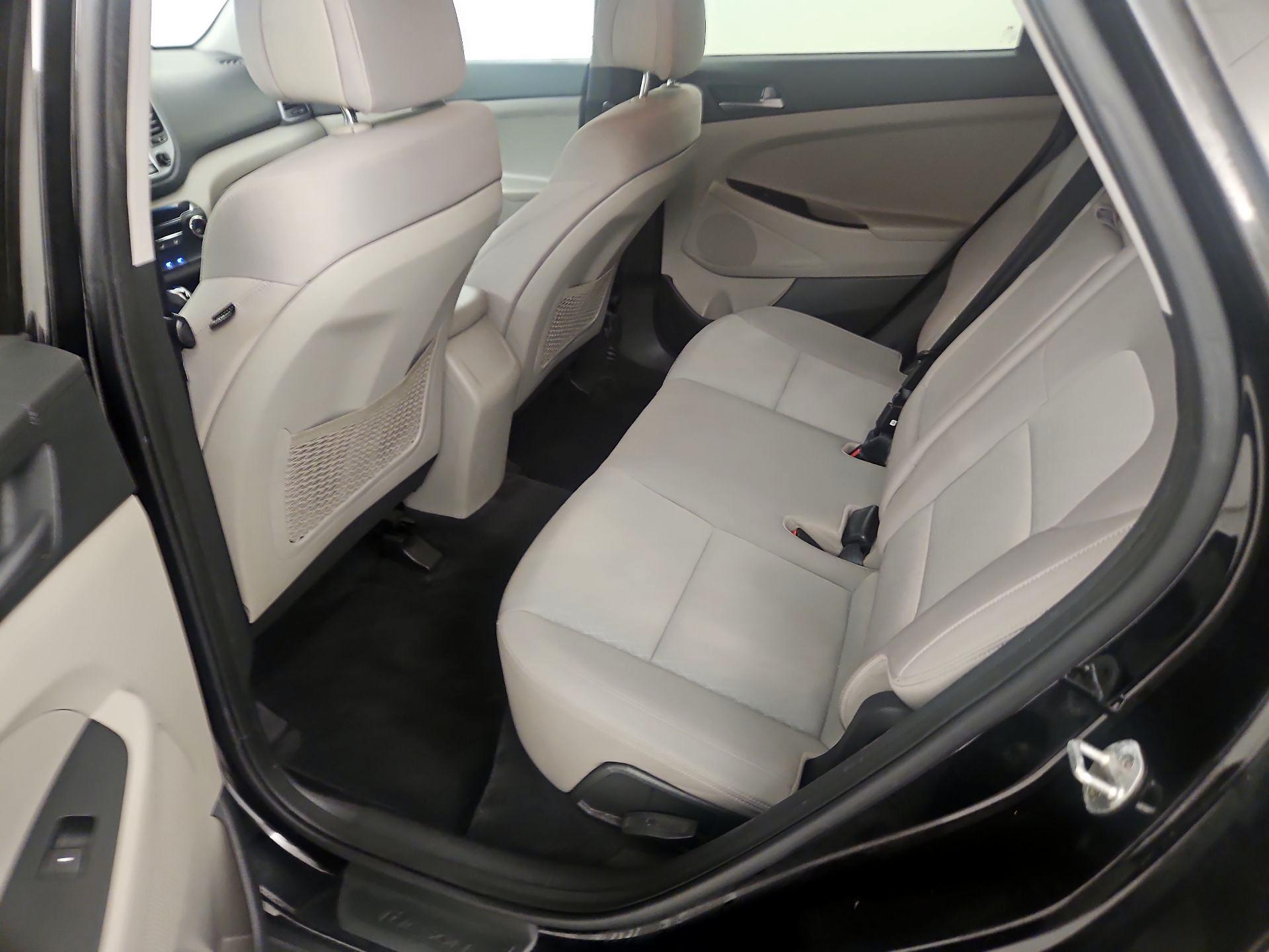 Thumbnail: 2016 Hyundai Tucson - 19