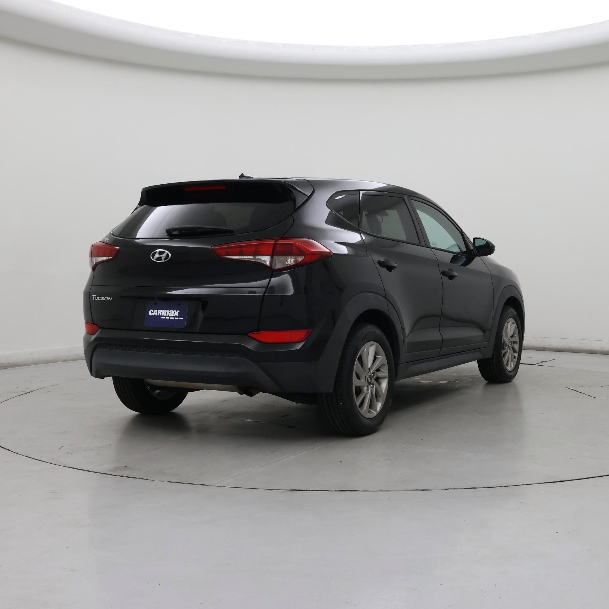 Thumbnail: 2016 Hyundai Tucson - 8