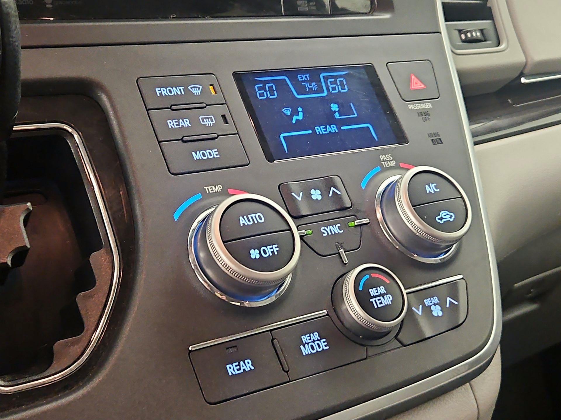 Thumbnail: 2015 Toyota Sienna - 16