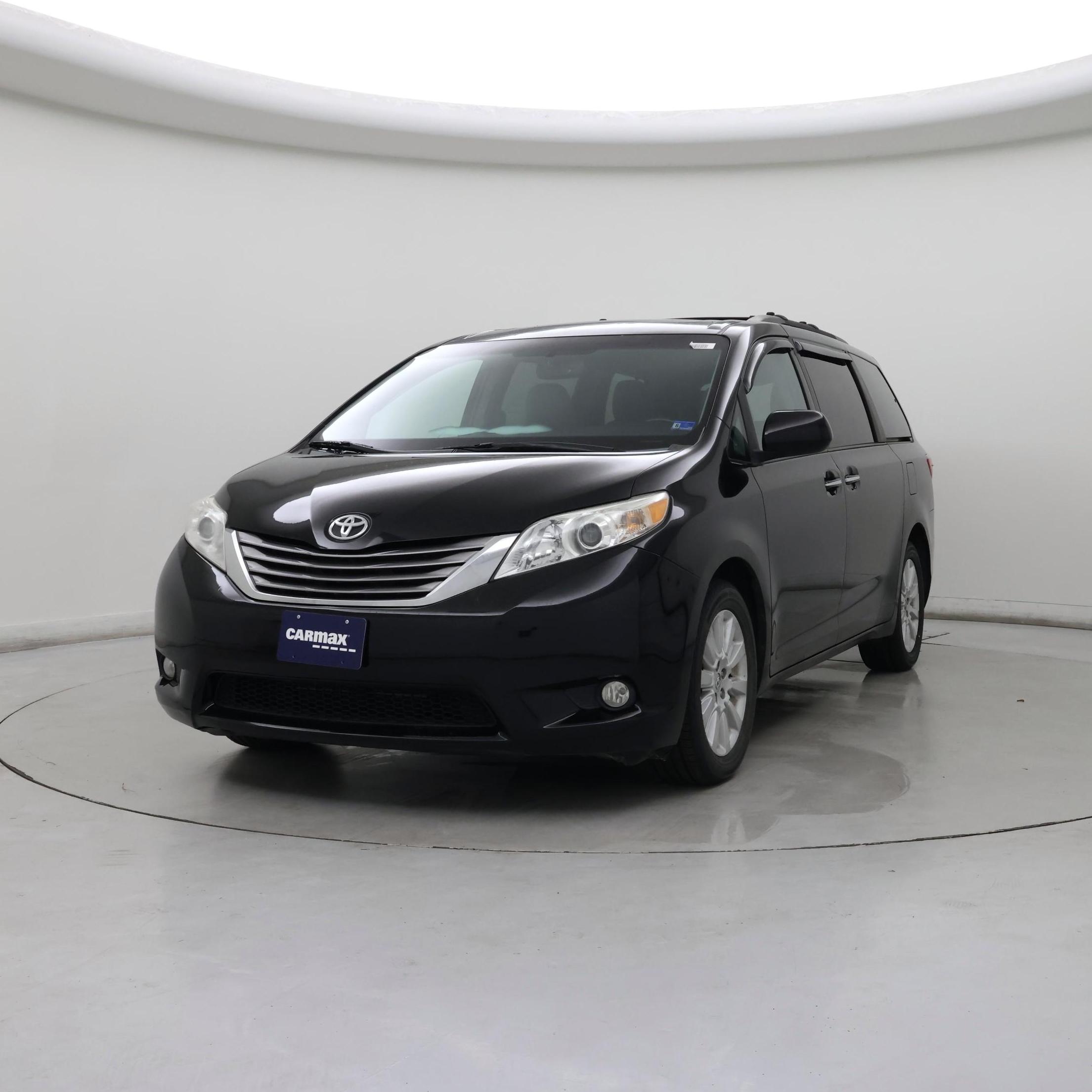 Thumbnail: 2015 Toyota Sienna - 4