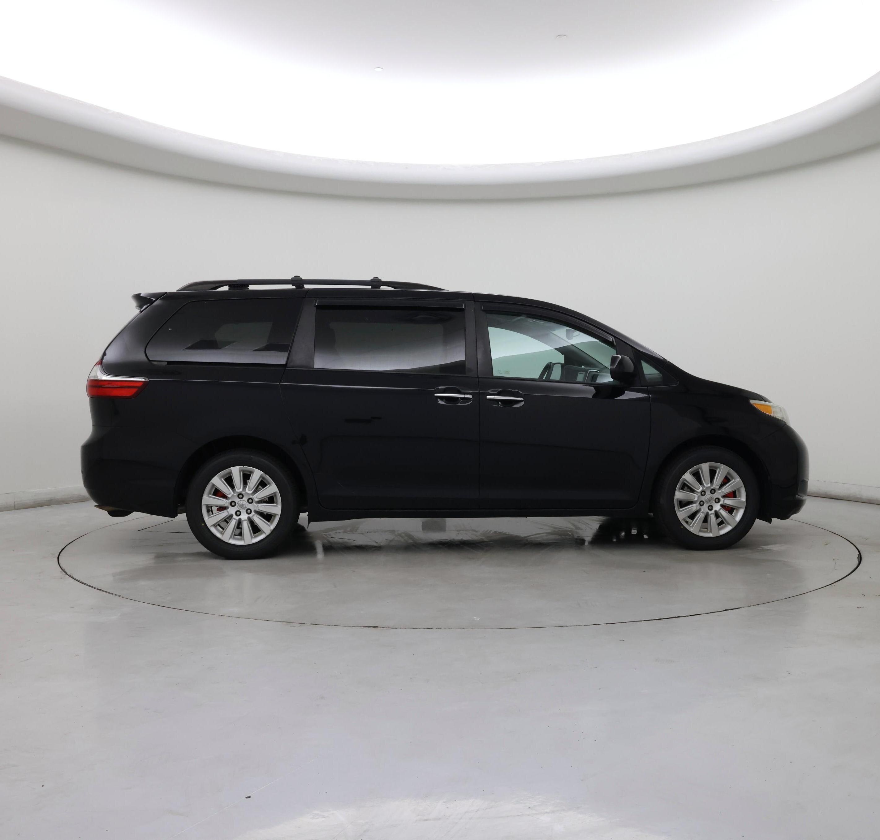 Thumbnail: 2015 Toyota Sienna - 7