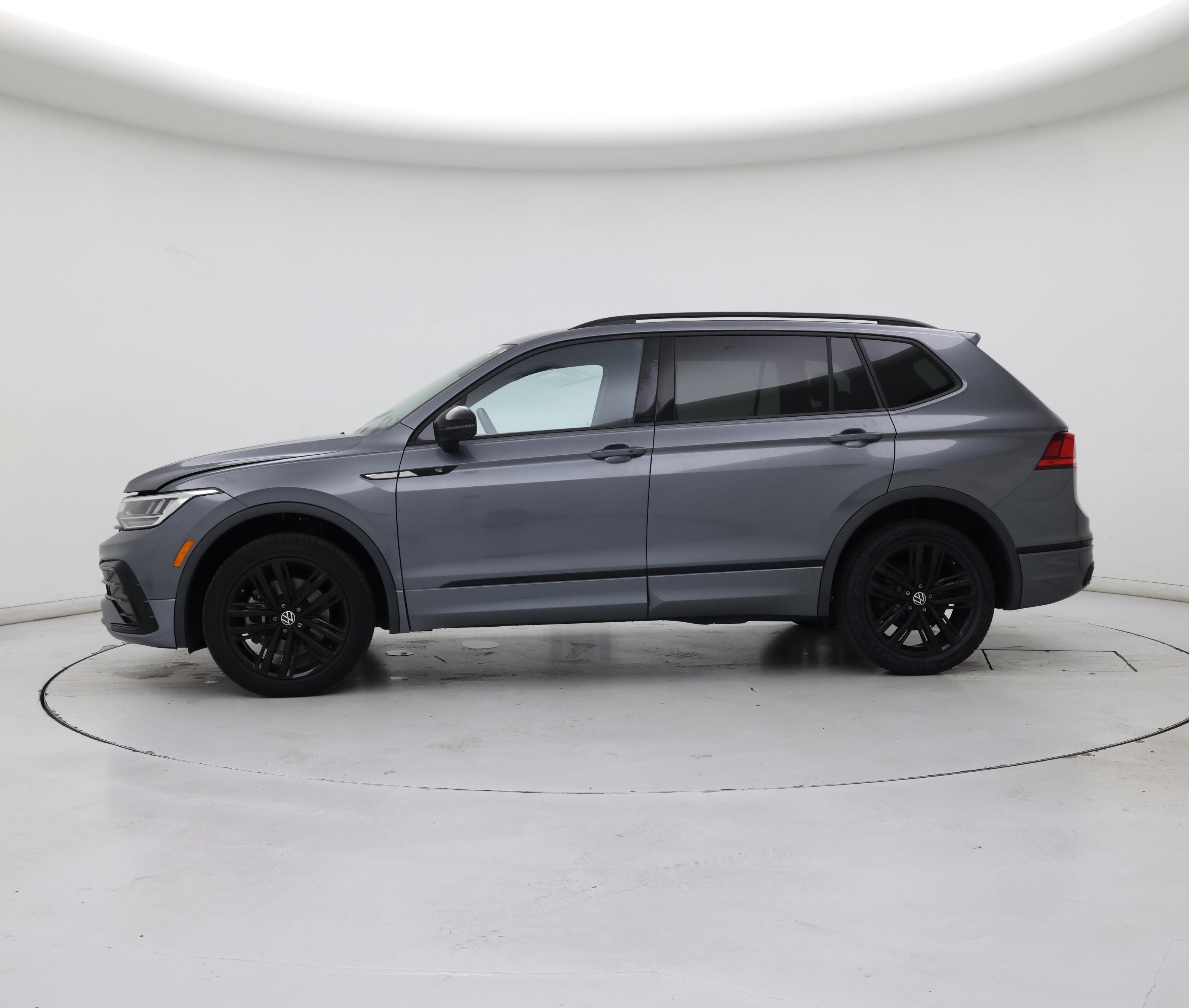 Thumbnail: 2022 Volkswagen Tiguan - 3