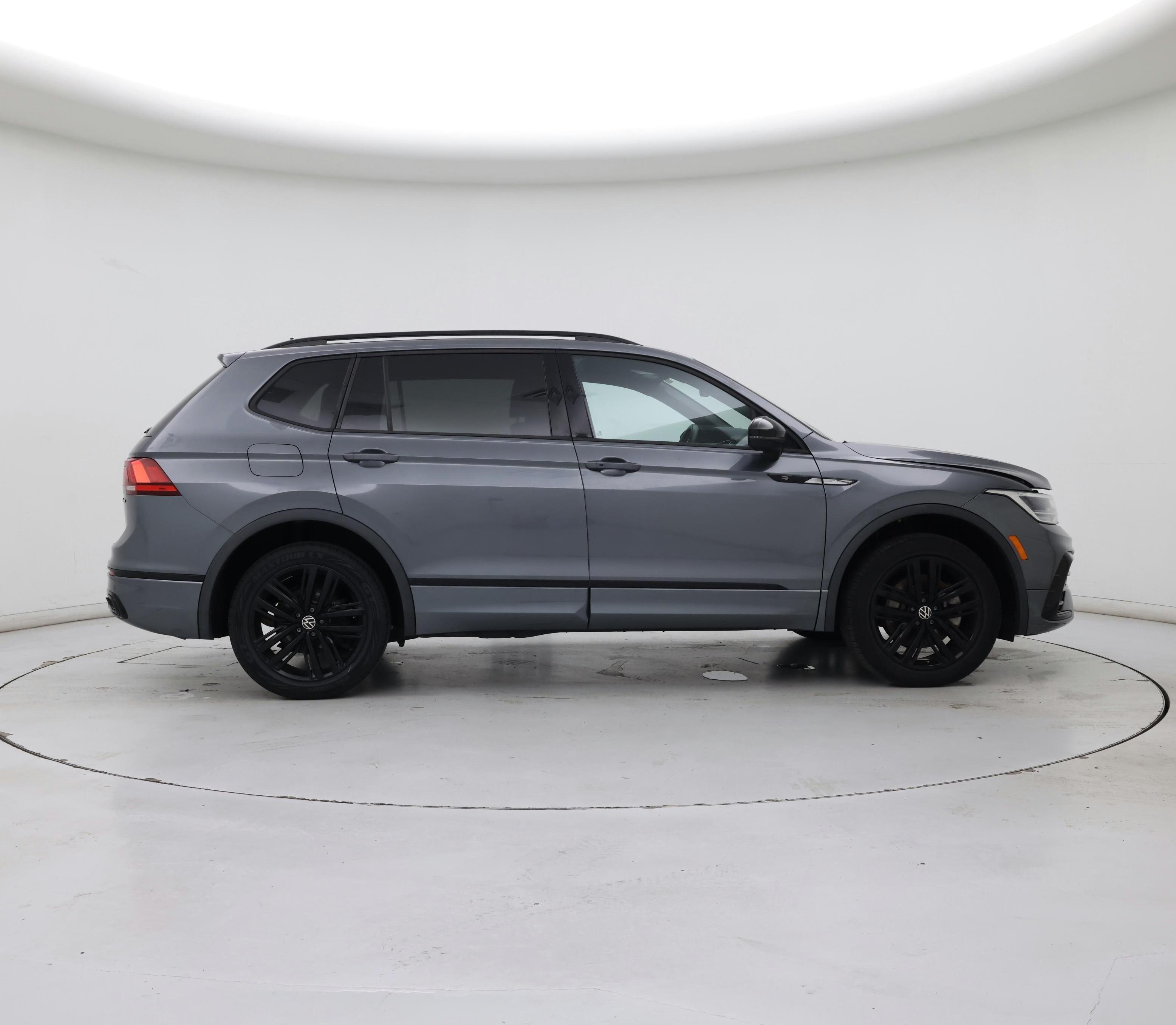Thumbnail: 2022 Volkswagen Tiguan - 7