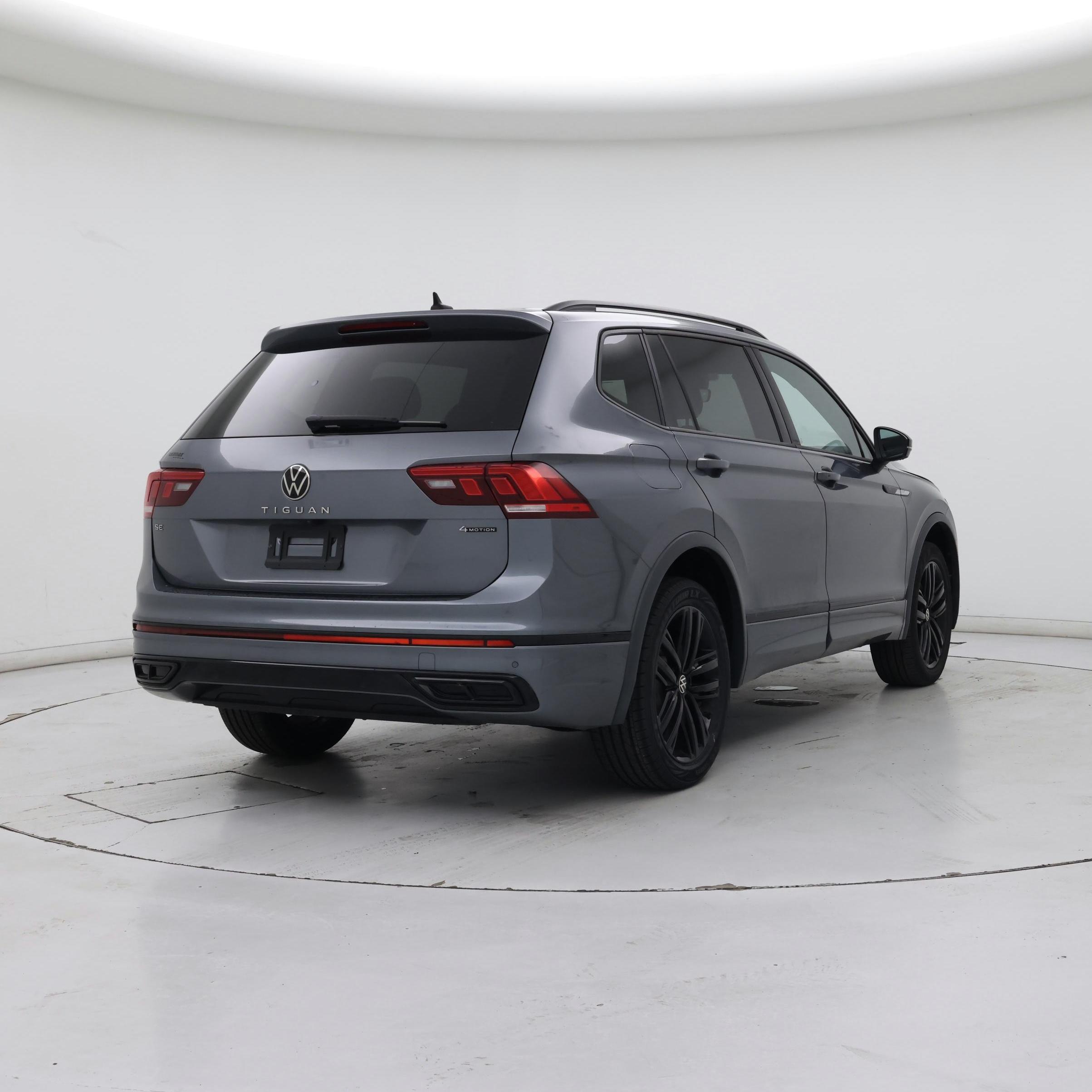 Thumbnail: 2022 Volkswagen Tiguan - 8
