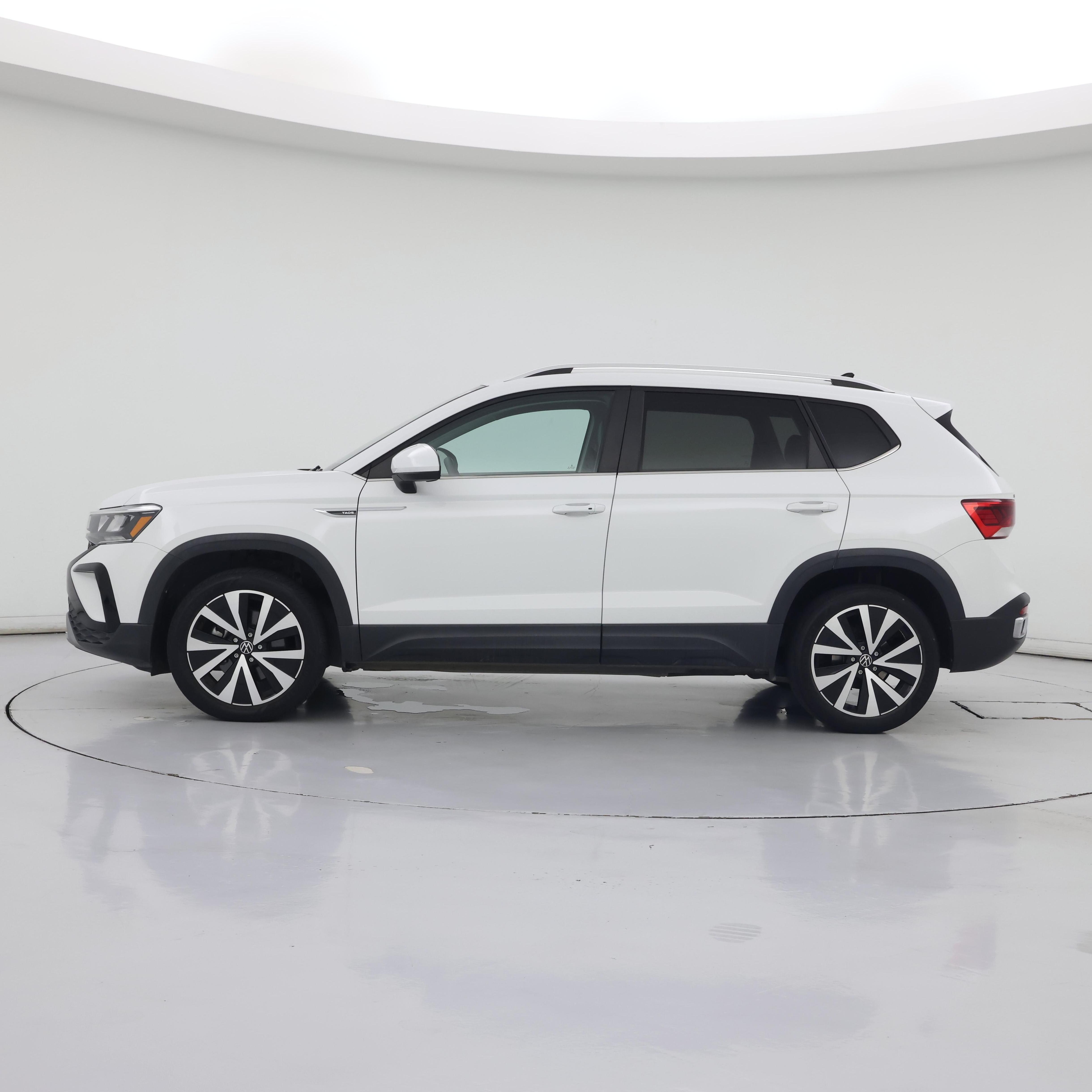 Thumbnail: 2022 Volkswagen Taos - 3