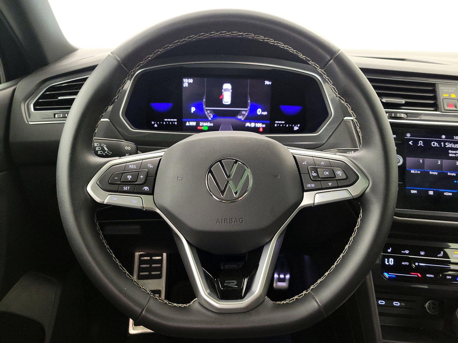 Thumbnail: 2023 Volkswagen Tiguan - 10