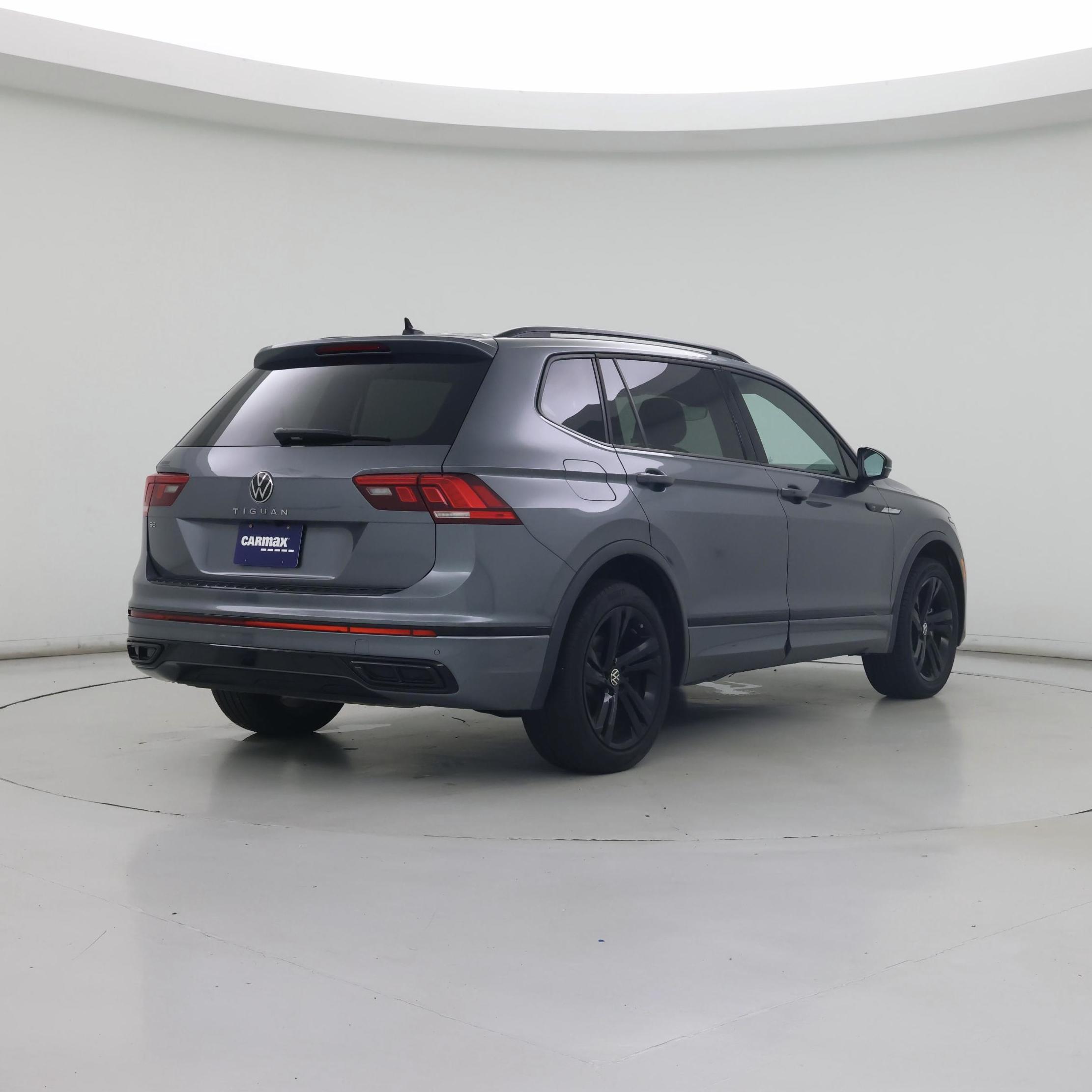 Thumbnail: 2023 Volkswagen Tiguan - 8