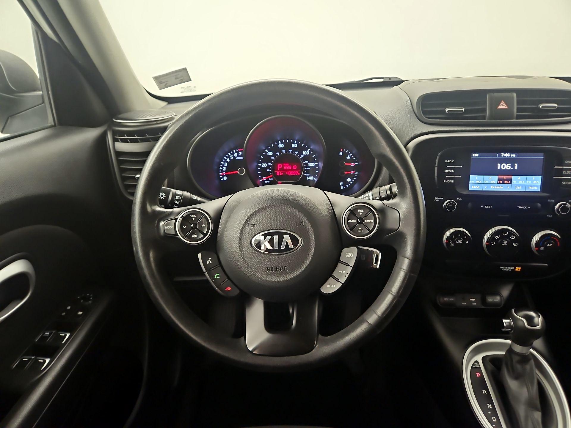 Thumbnail: 2017 Kia Soul - 10