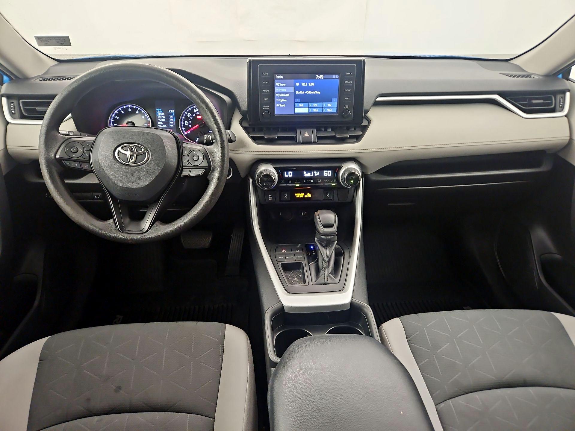 Thumbnail: 2019 Toyota RAV4 - 9