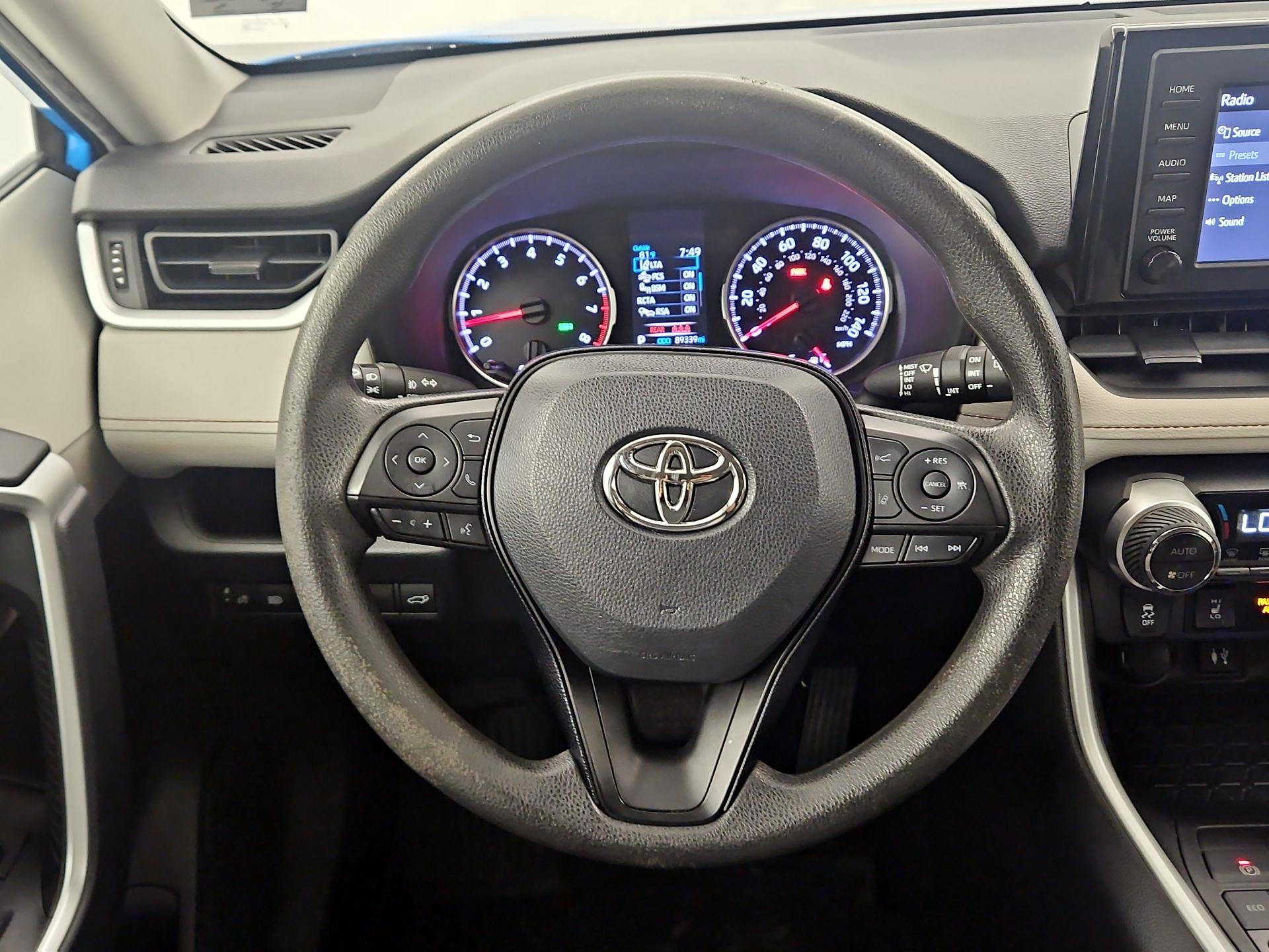 Thumbnail: 2019 Toyota RAV4 - 10