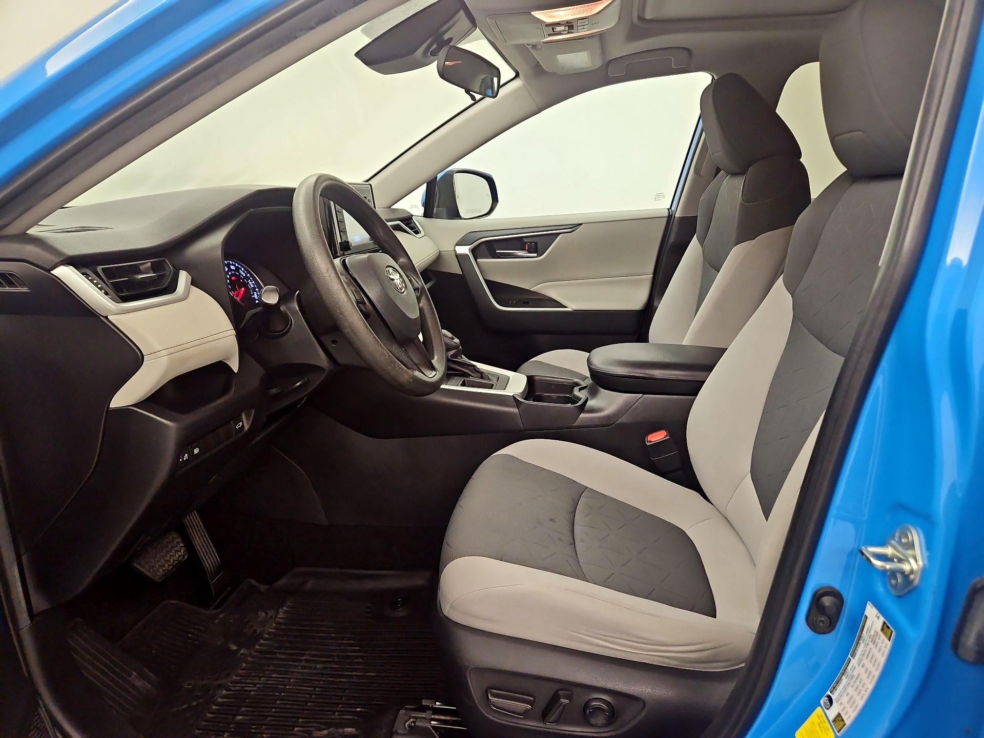 Thumbnail: 2019 Toyota RAV4 - 11