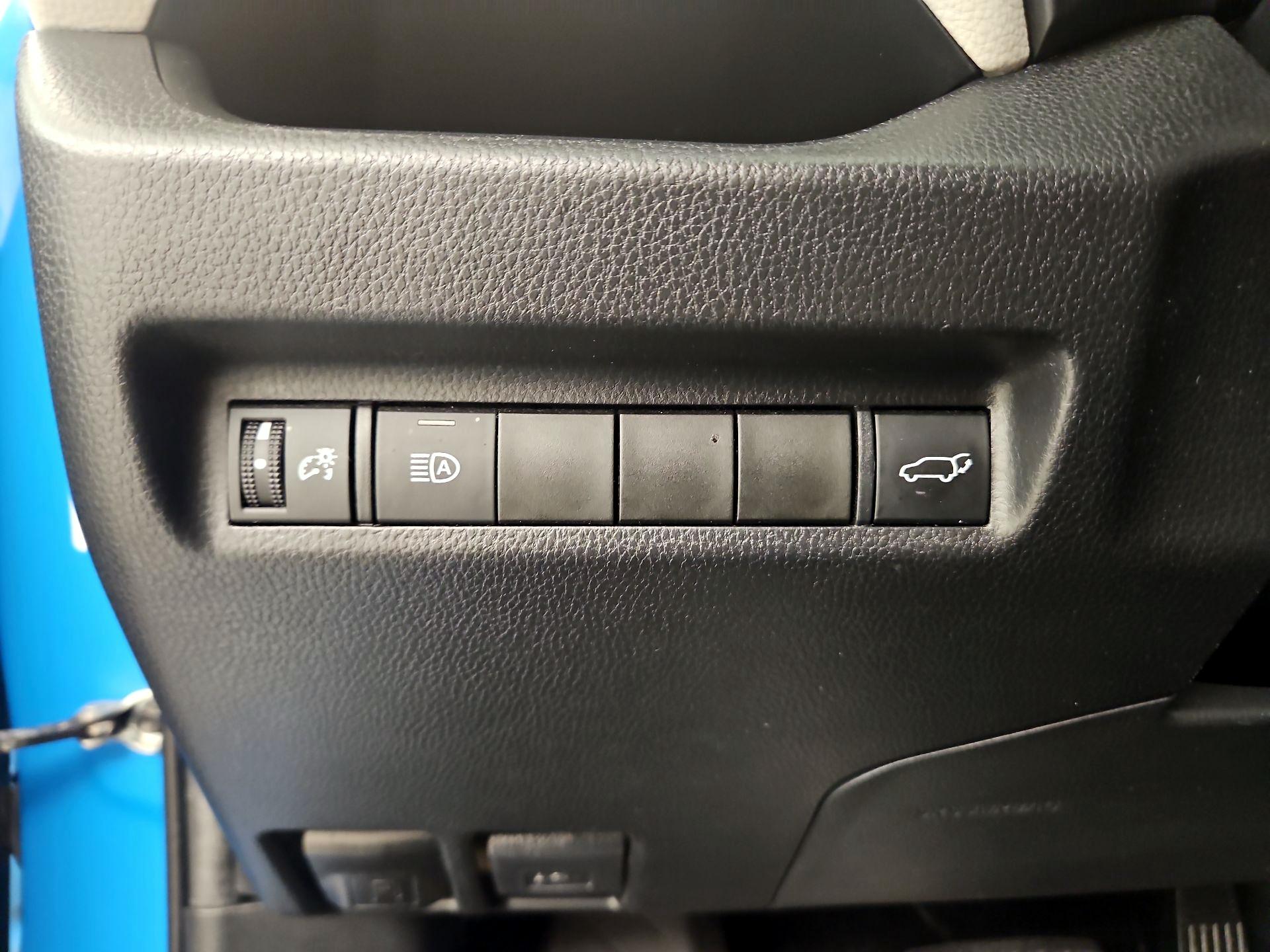 Thumbnail: 2019 Toyota RAV4 - 13