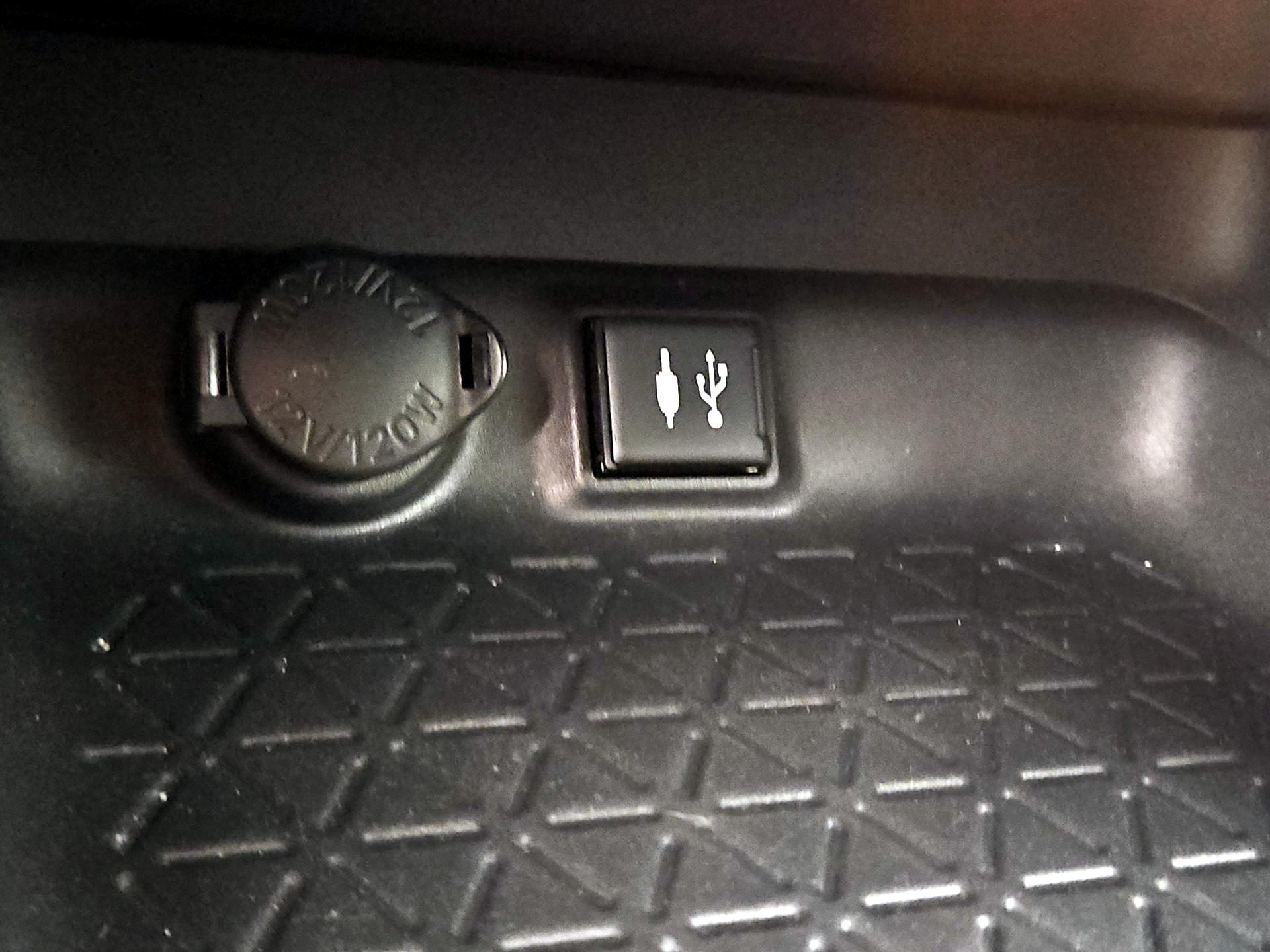 Thumbnail: 2019 Toyota RAV4 - 18