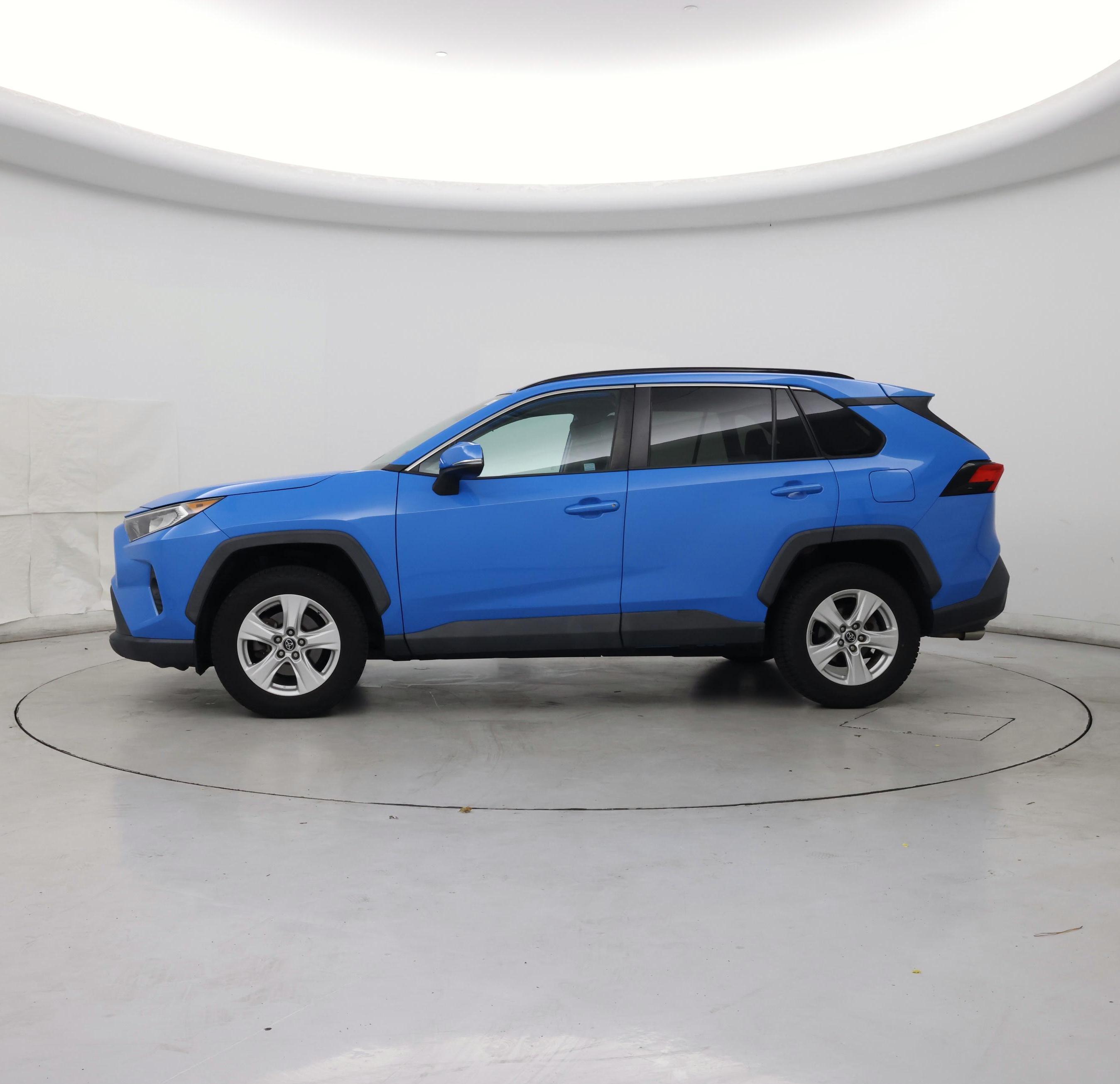 Thumbnail: 2019 Toyota RAV4 - 3