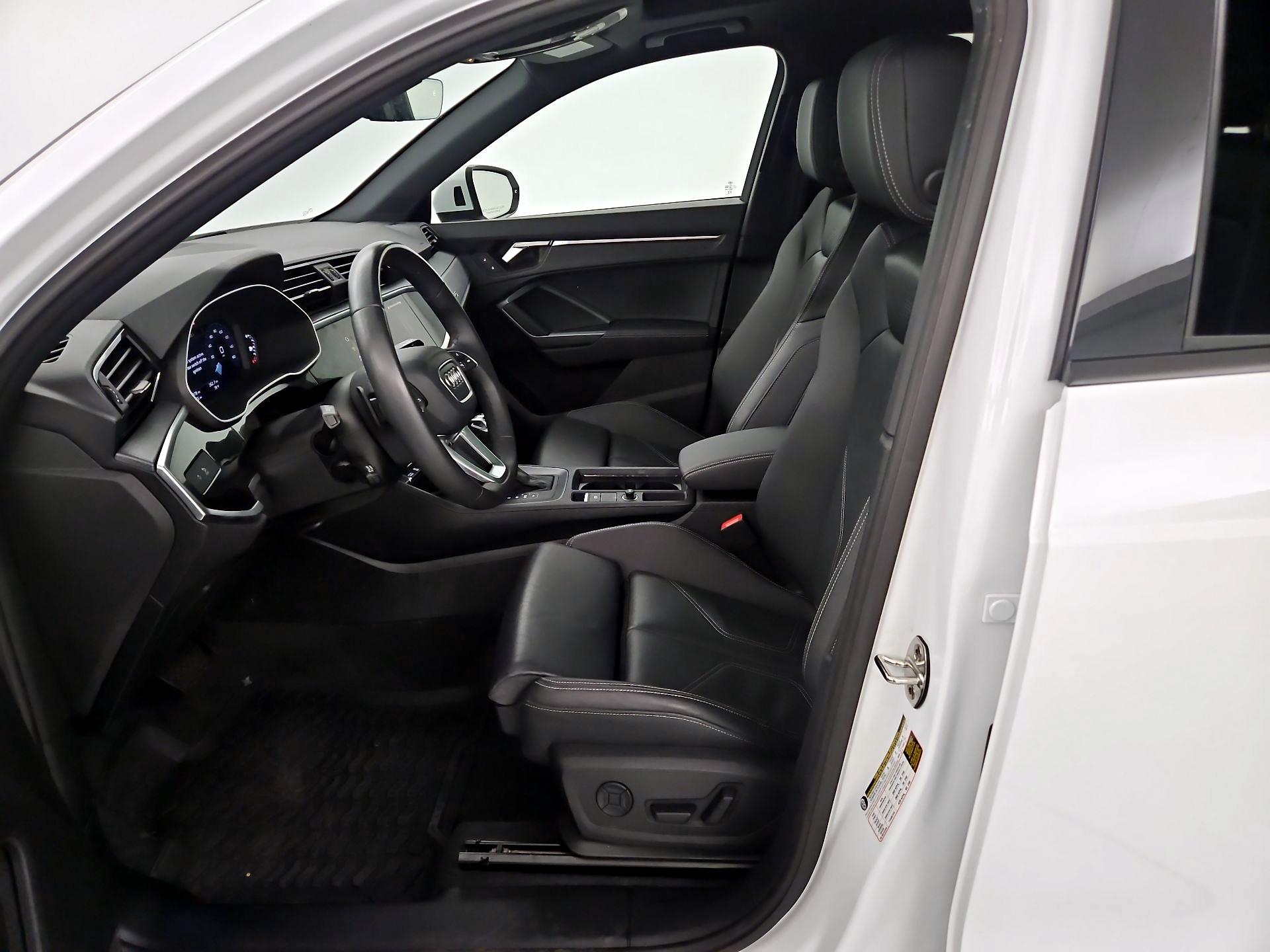 Thumbnail: 2025 Audi Q3 - 9