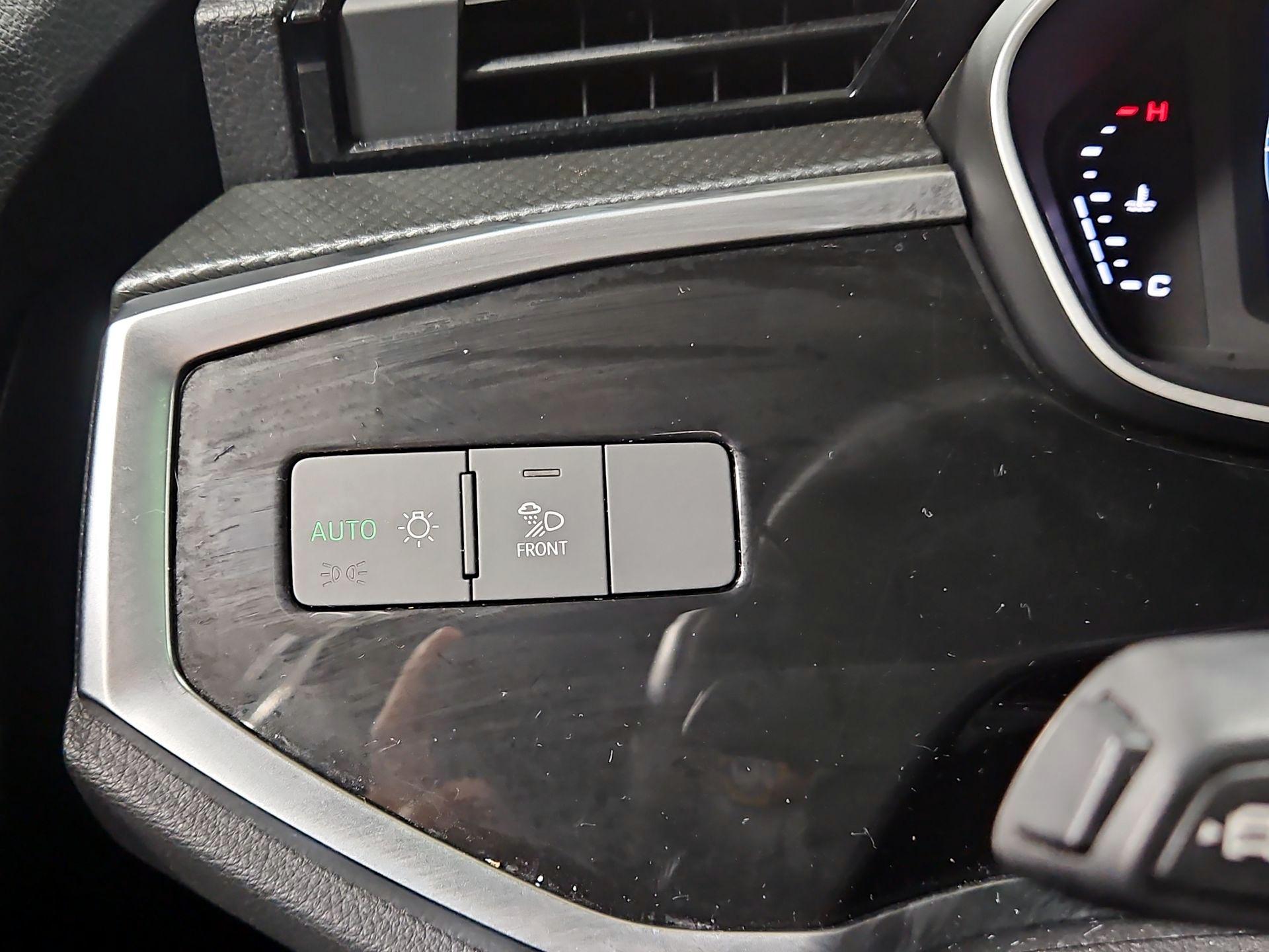 Thumbnail: 2025 Audi Q3 - 11
