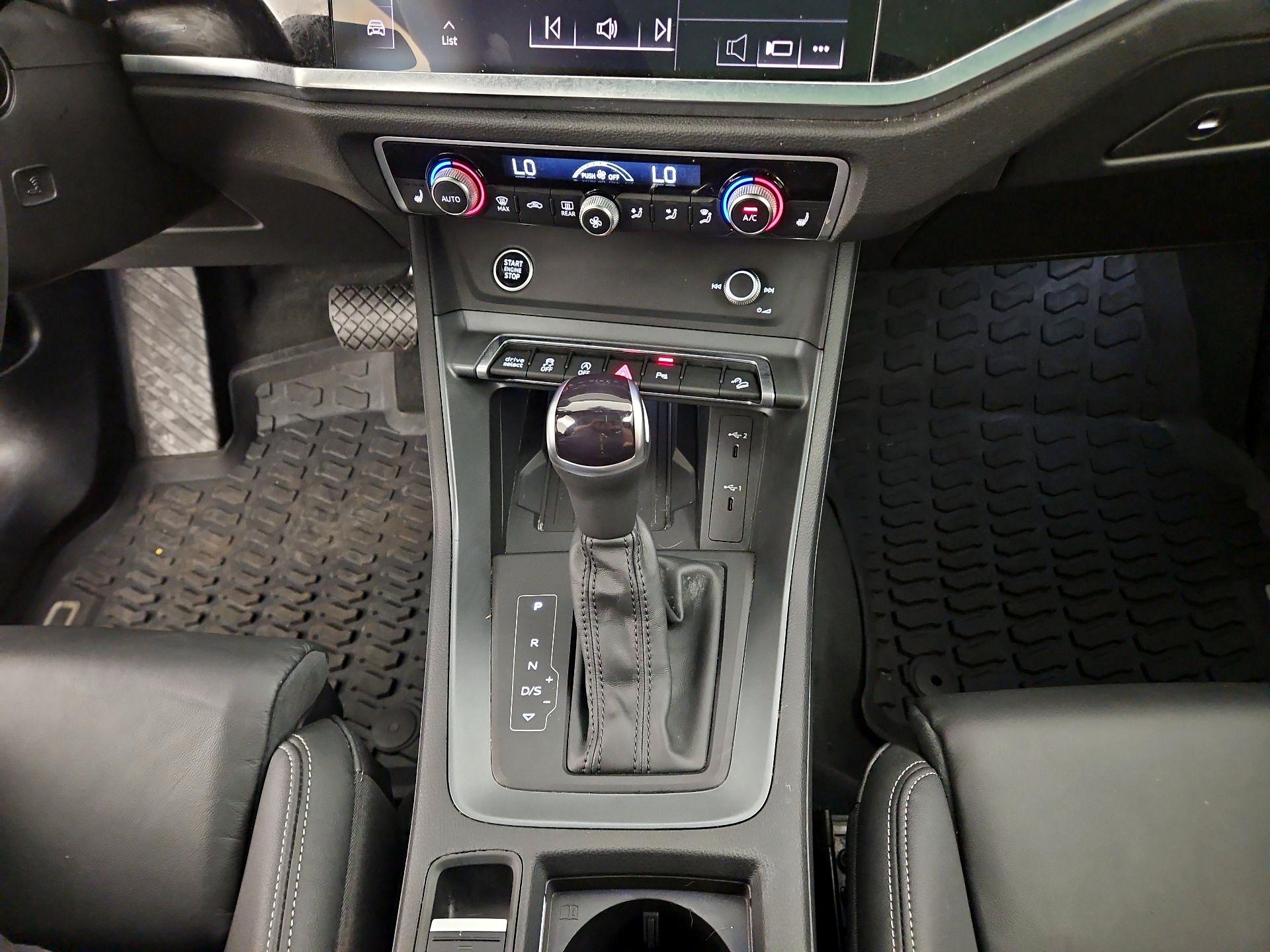 Thumbnail: 2025 Audi Q3 - 15
