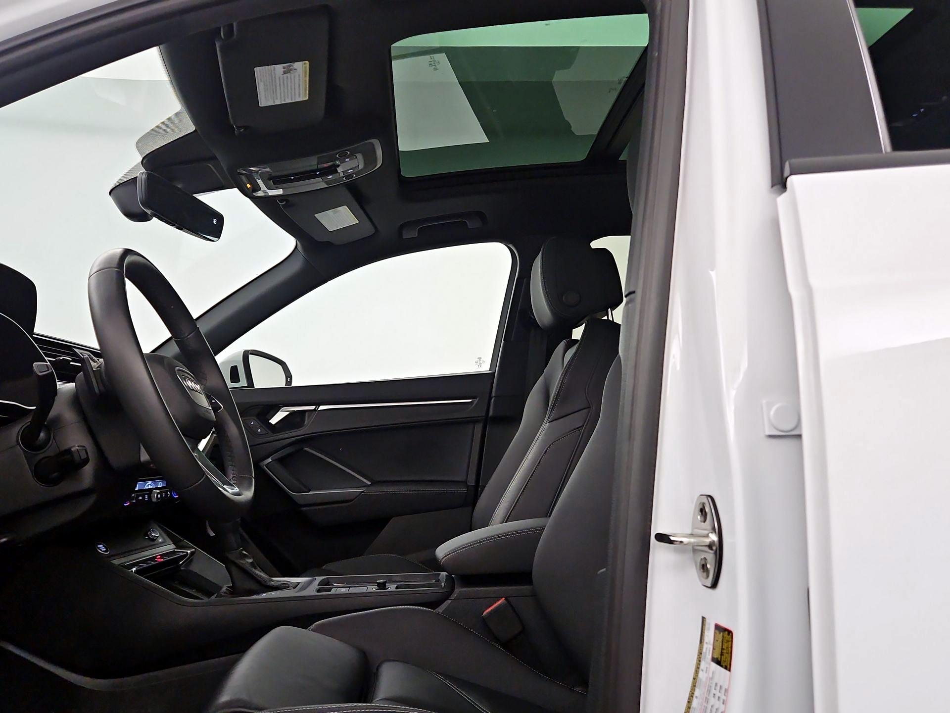 Thumbnail: 2025 Audi Q3 - 17